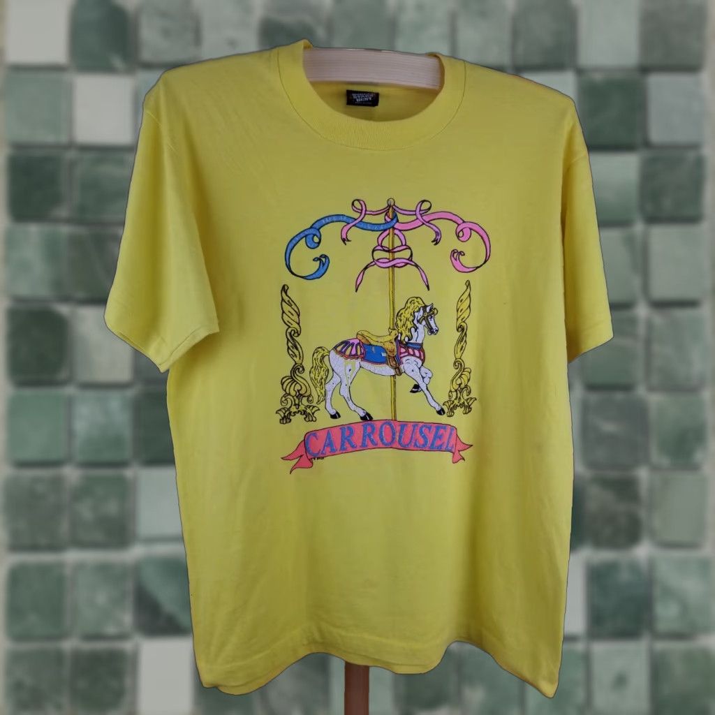 Vintage VINTAGE 90' CARROUSEL YELLOW SINGLE STITCH THIN T-SHIRT SZ LARGE Size US L / EU 52-54 / 3 - 1 Thumbnail
