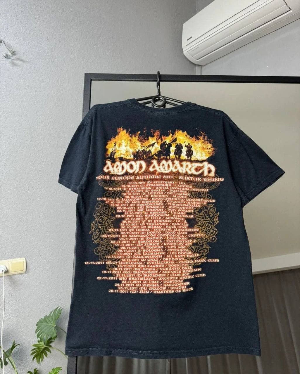 Band Tees × Vintage Faded Amon Amarth Tour 2011 Paint Splattered Distressed Tee Size US M / EU 48-50 / 2 - 4 Thumbnail