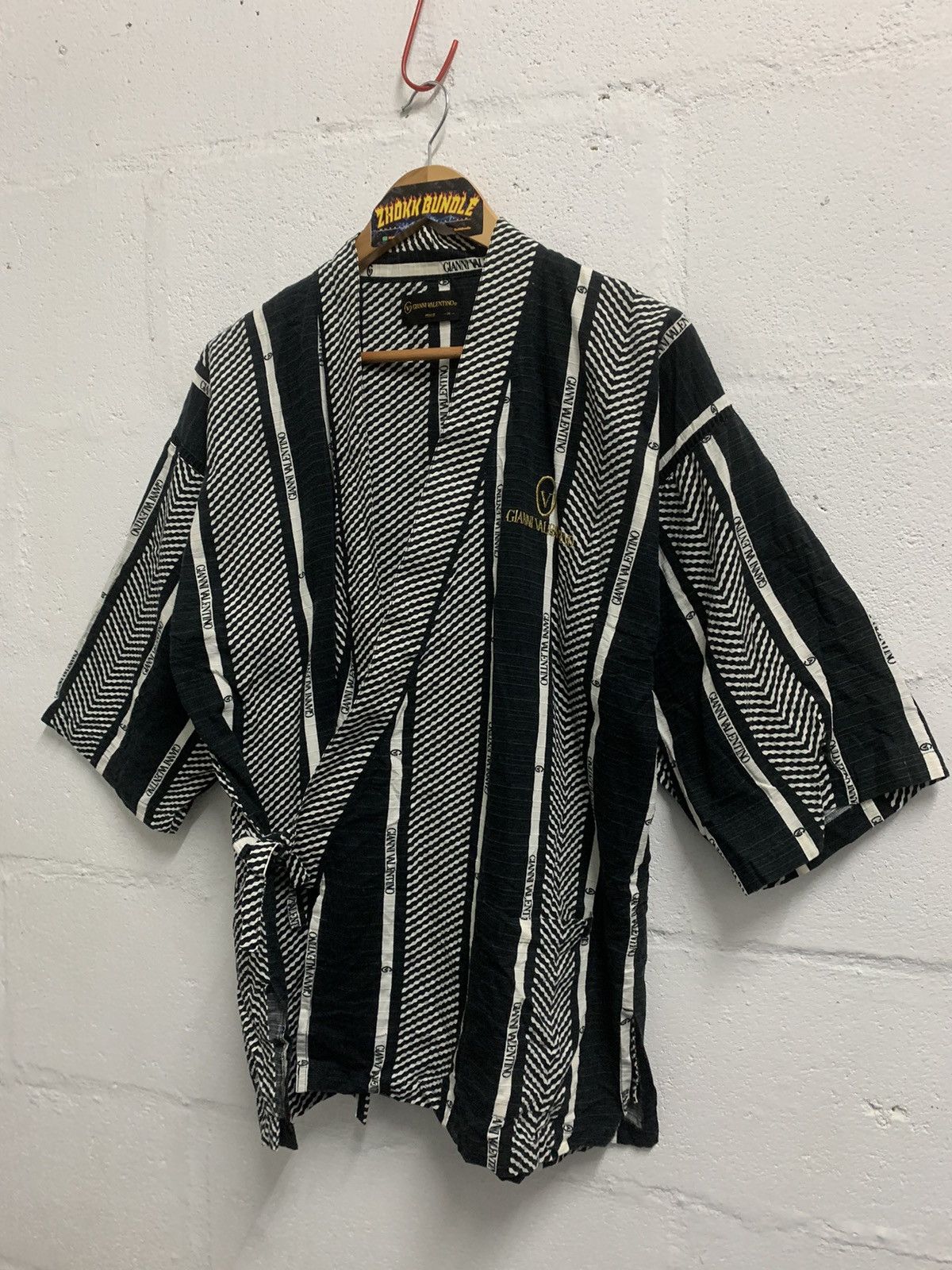 Gianni Valentino VINTAGE GIANNI VALENTINO KIMONO JAPANASE TRADITIONAL STYLE Size US M / EU 48-50 / 2 - 3 Thumbnail