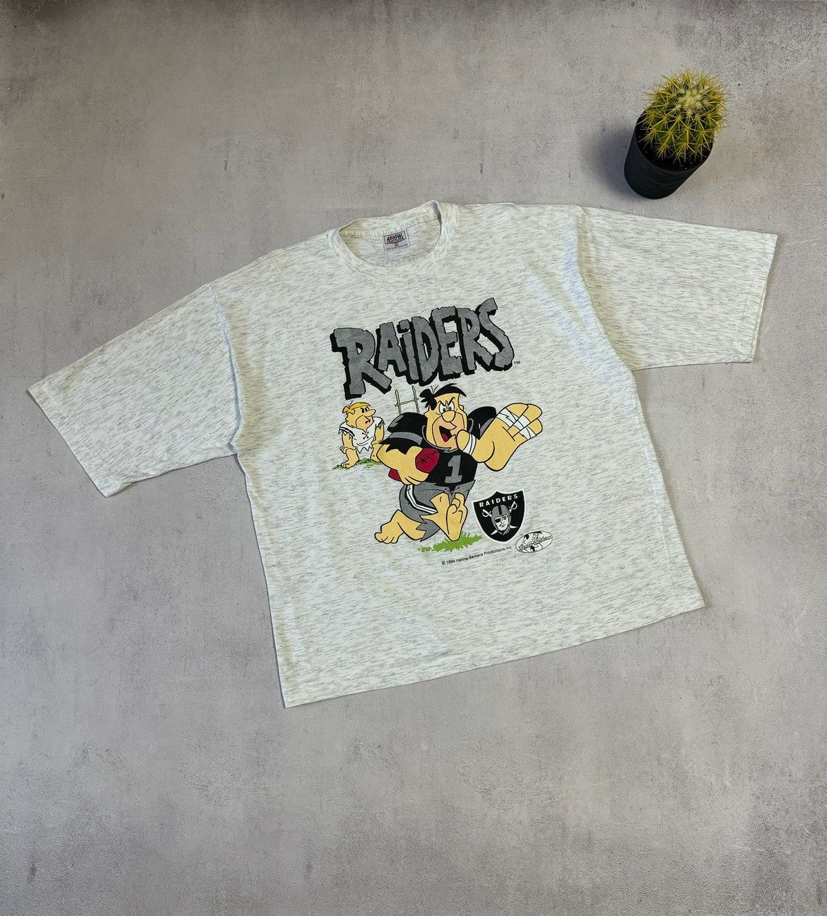 Vintage 1994 Raiders Hanna Barbera T Shirt Tee NFL The Flintstones Size US XL / EU 56 / 4 - 1 Thumbnail