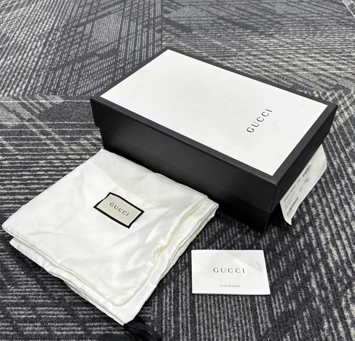 Gucci Gucci Studded Fur Slide J42 Size US 6.5 / IT 36.5 - 8 Thumbnail