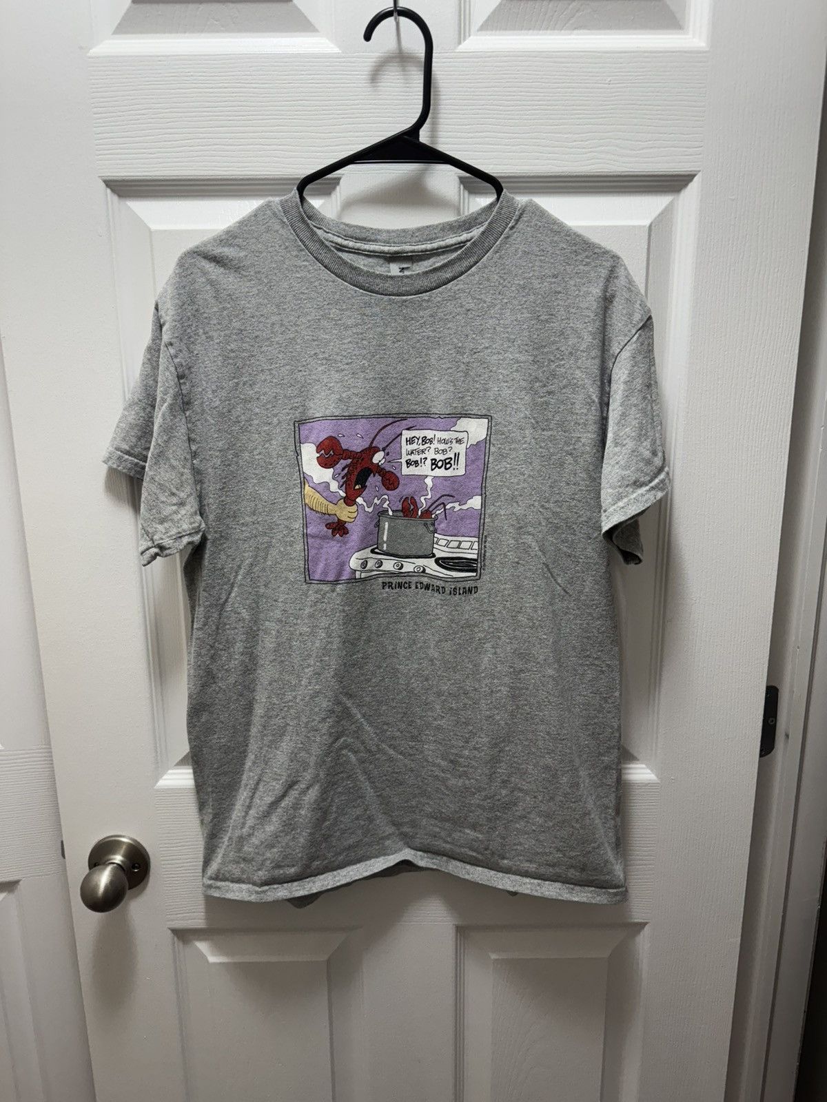 Gildan Gildan PEI Lobster Funny Pot Bob Text Shirt Grey Vintage Size US M / EU 48-50 / 2 - 1 Thumbnail