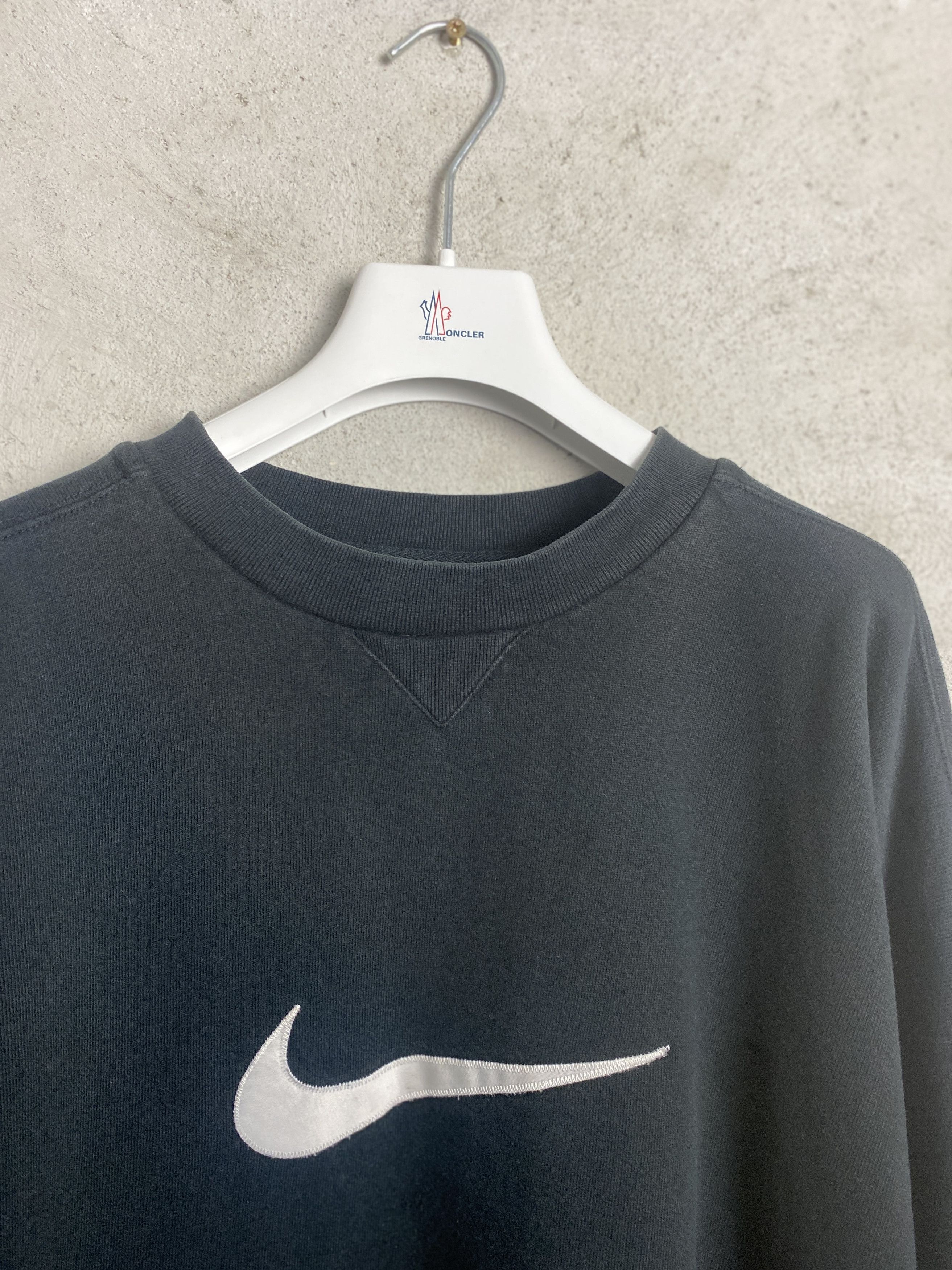 Nike Nike big swoosh sweatshirt crewneck 90s vintage Size US XL / EU 56 / 4 - 2 Thumbnail