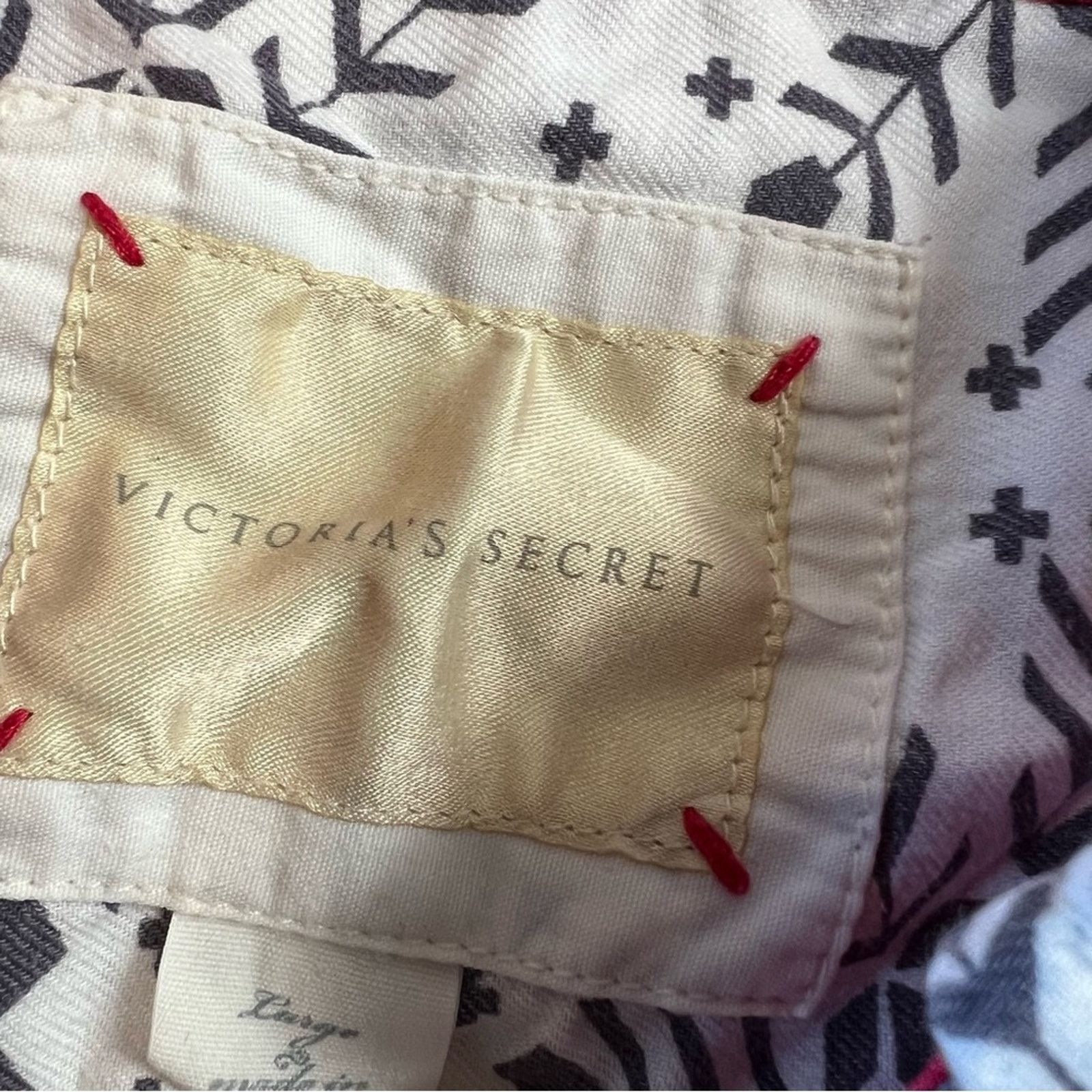 Victoria's Secret Victoria's Secret Women's Large Winter Sleep Pajama Top Size L / US 10 / IT 46 - 4 Thumbnail