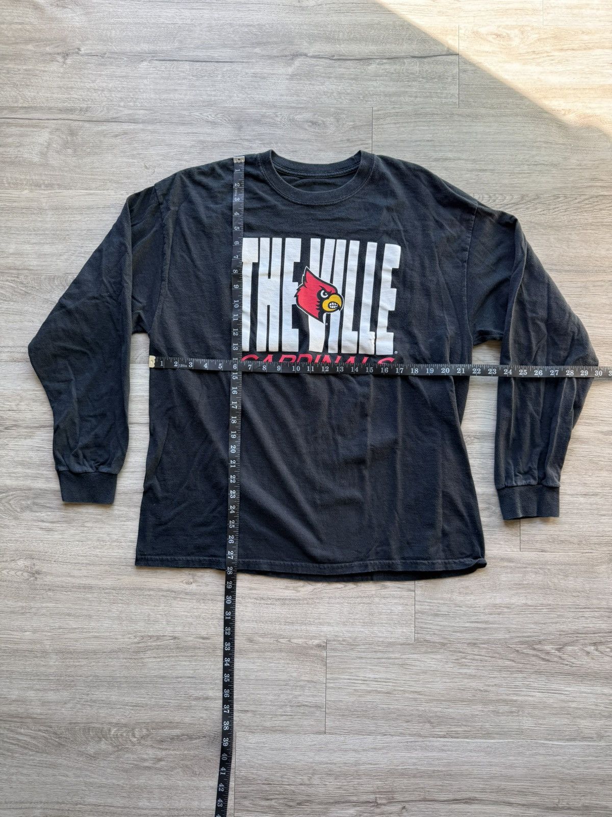 Vintage Vintage Sun Faded Louisville Cardinals NCAA Long Sleeve Tee Size US XL / EU 56 / 4 - 3 Thumbnail