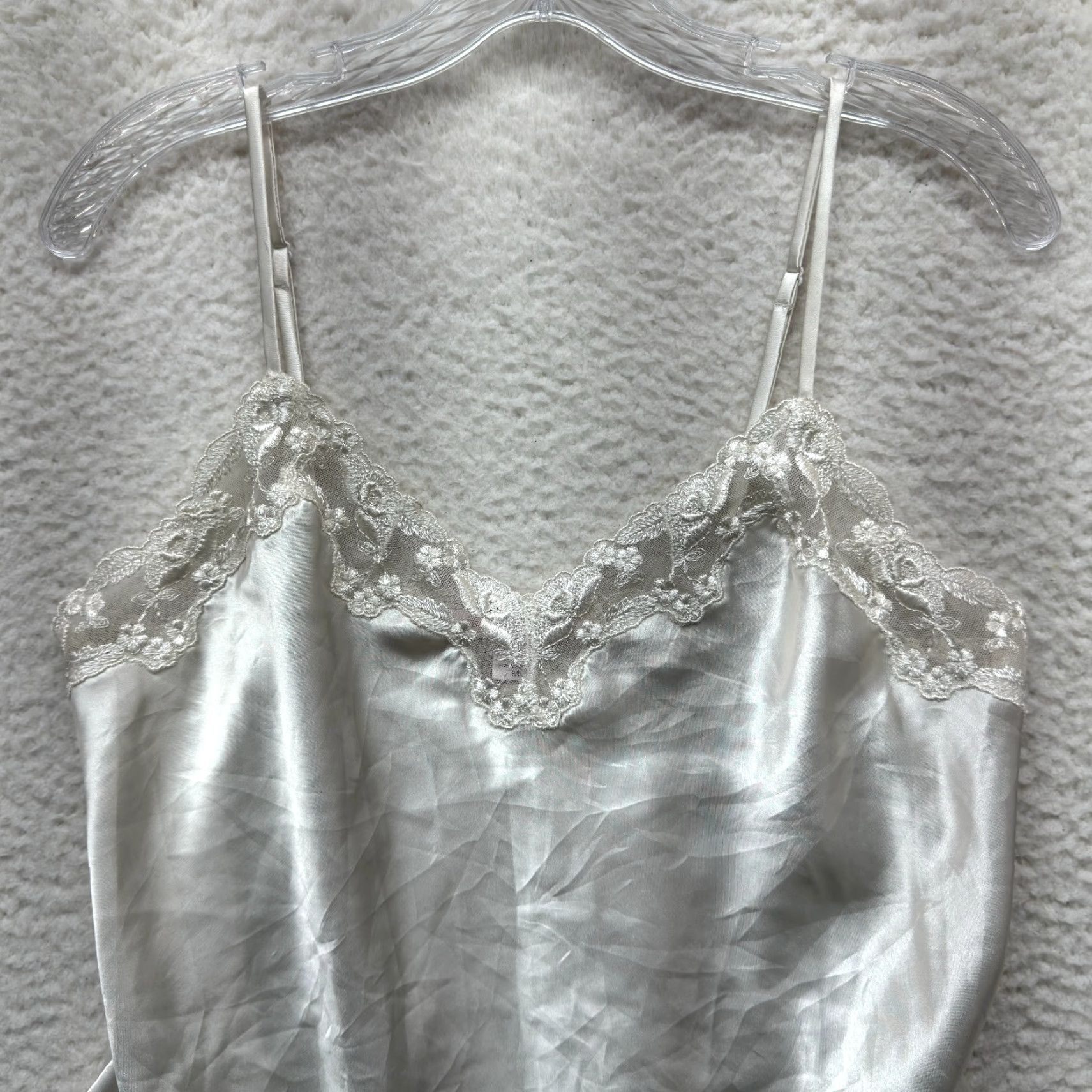 Victoria's Secret VINTAGE Victoria's Secret Camisole Top M Ivory White Satin Lace Bridal Y2K Look Victorian Ladies Size M / US 6-8 / IT 42-44 - 3 Thumbnail