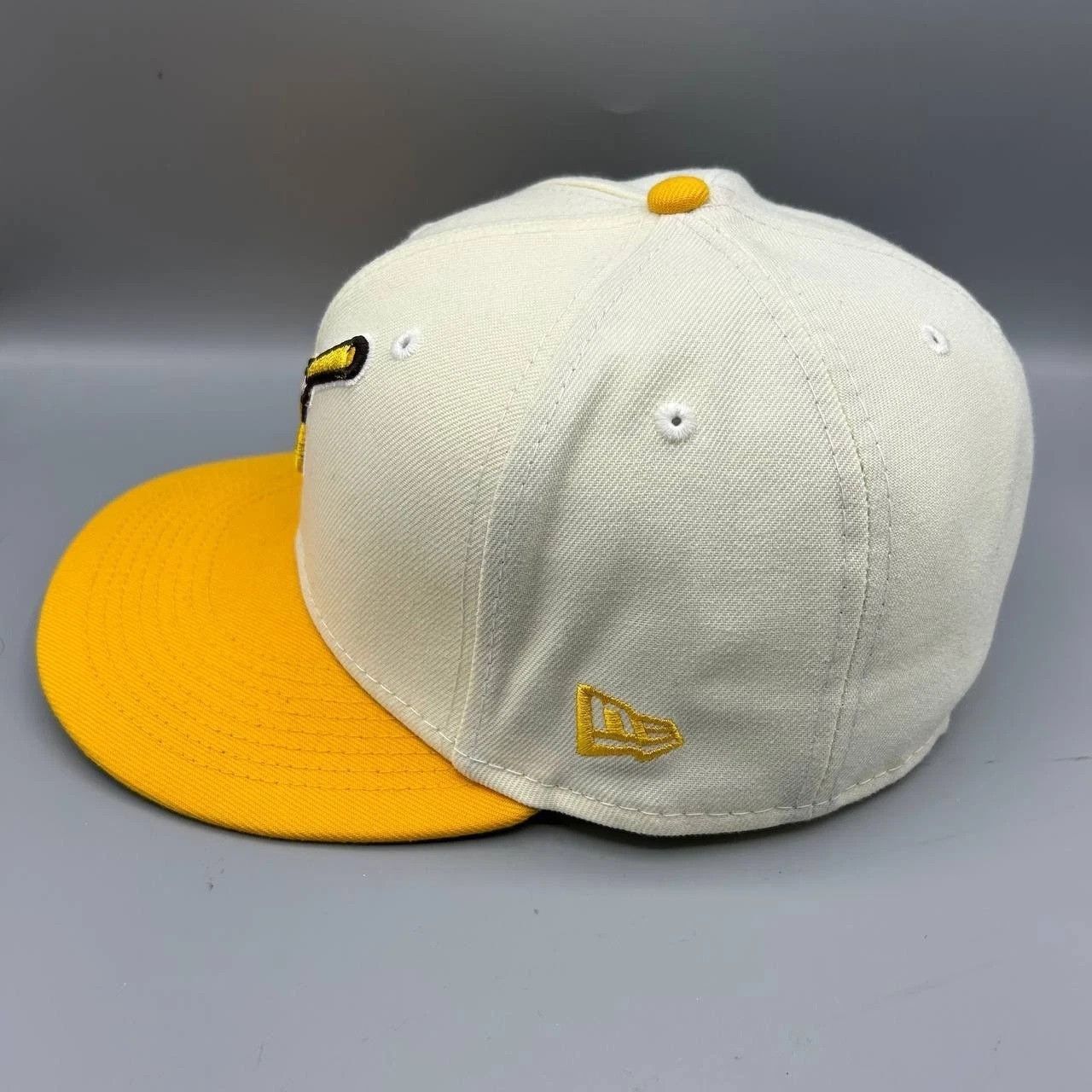 New Era San Diego Padres Hat Men 7 3/8 White Yellow MLB Fitted Cap Size ONE SIZE - 6 Thumbnail