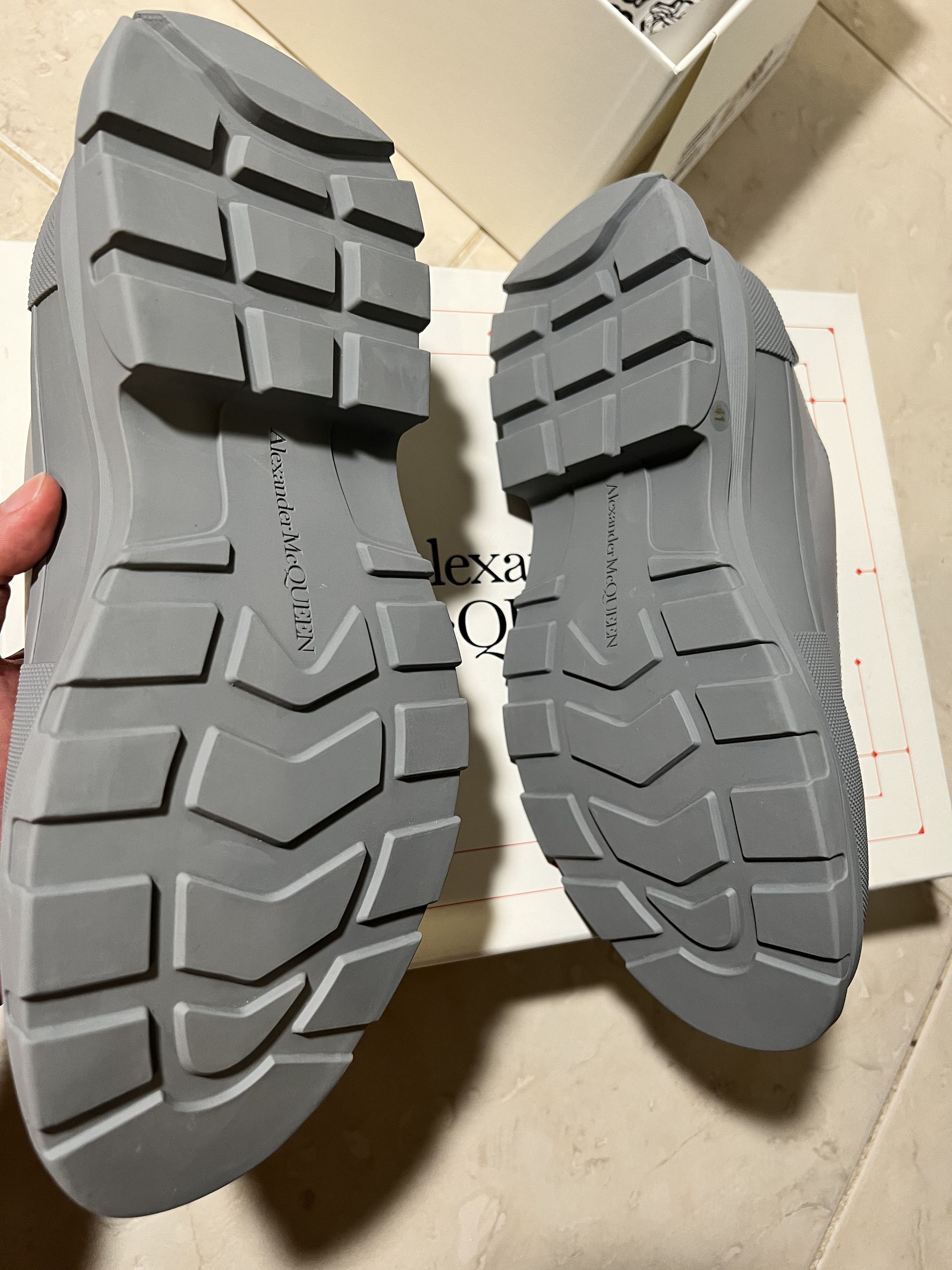 Alexander McQueen Alexander Mcqueen Tread Slick Sneakers Leather Size 41 Size US 8 / EU 41 - 4 Thumbnail