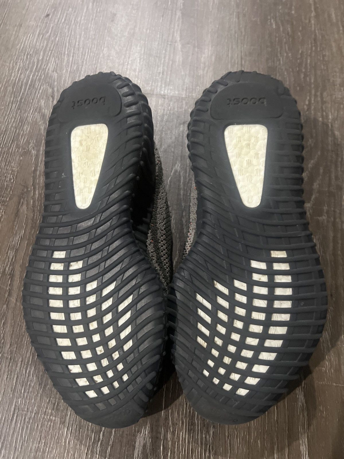 Yeezy Yeezy Boost 350 V2 'Carbon Beluga Size US 9 / EU 42 - 5 Thumbnail