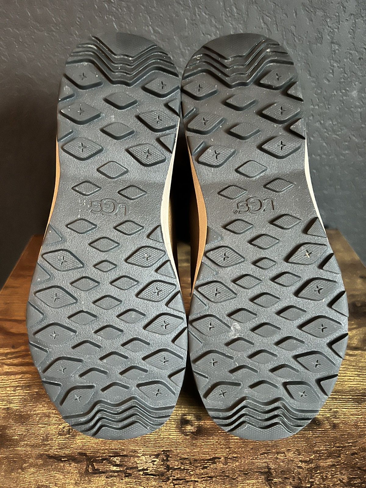 Ugg UGG Adirondack III Waterproof Cold Weather Booties Size US 9 / IT 39 - 15 Thumbnail