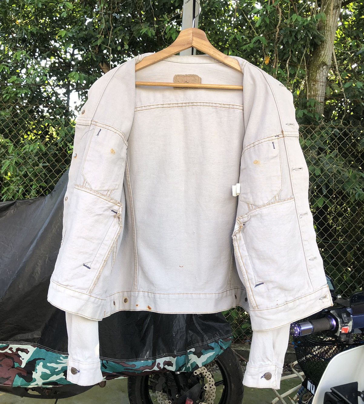 Levi's Vintage Clothing Vintage 1970s Levi's Denim Trucker Jacket Made in U. S. A 🇺🇸 Size US L / EU 52-54 / 3 - 12 Thumbnail