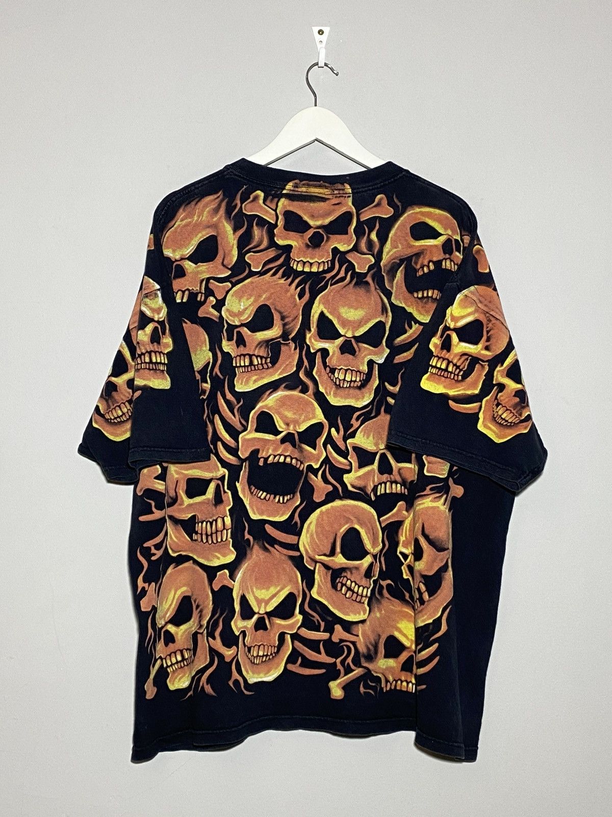 Liquid Blue Vintage 00s Liquid Blue Skull Pile All Over Print T-Shirt DS Size US XL / EU 56 / 4 - 2 Thumbnail