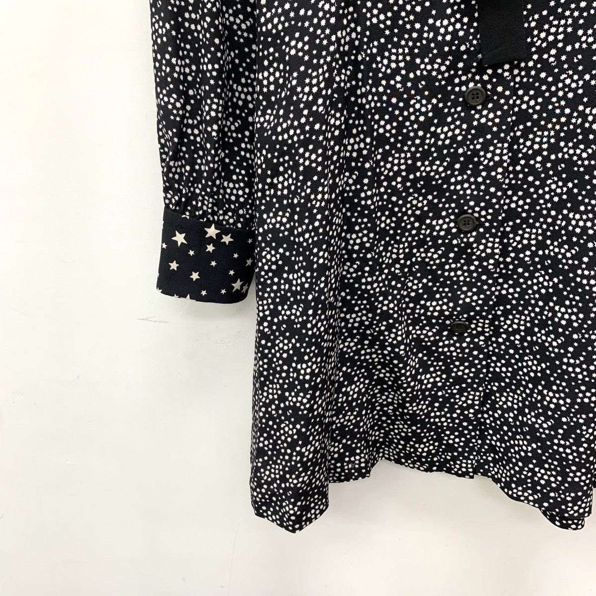 Miu Miu Miu Miu Black All-over Star Print Silk V-neck Dress K26WX Size M / US 6-8 / IT 42-44 - 4 Thumbnail