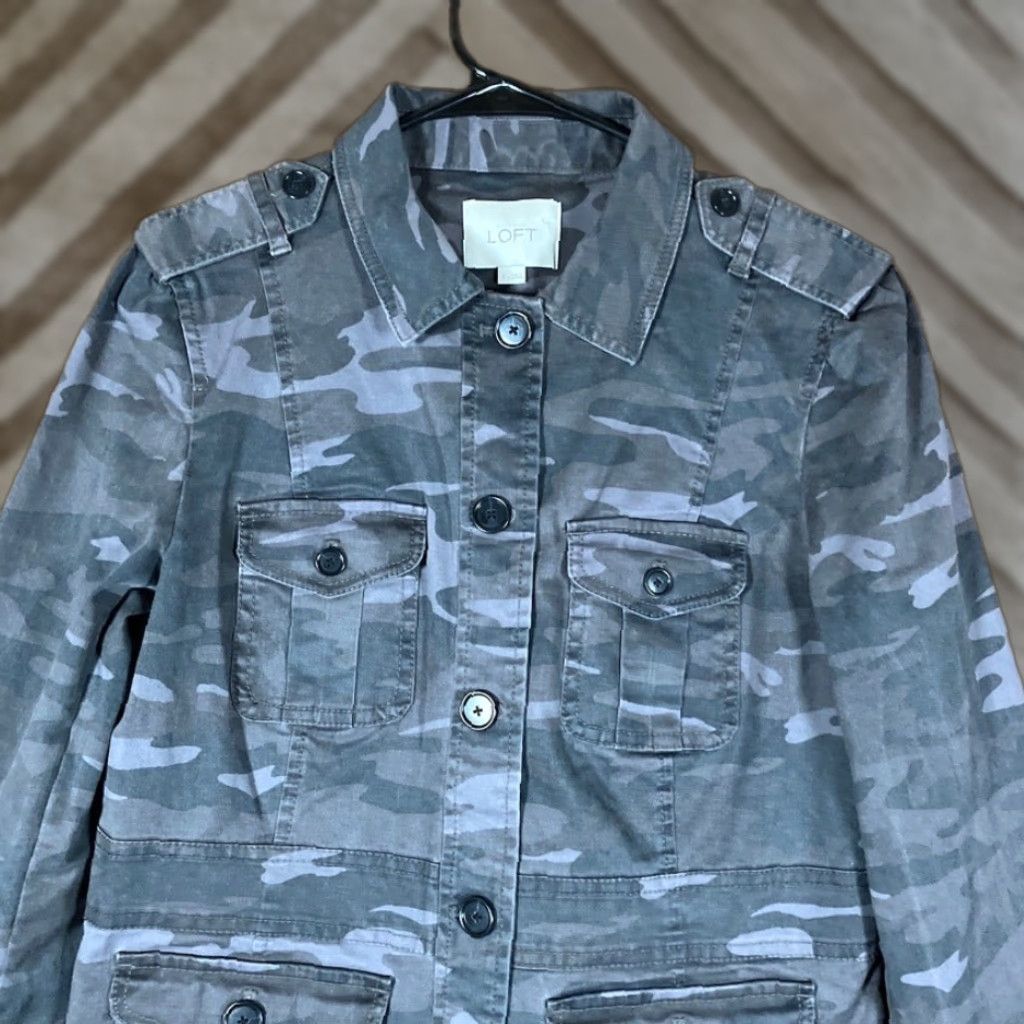 Ann Taylor VINTAGE Ann Taylor LOFT Womens Jacket Gray Camouflage Utility Button Up Stretch 6 Size M / US 6-8 / IT 42-44 - 1 Thumbnail