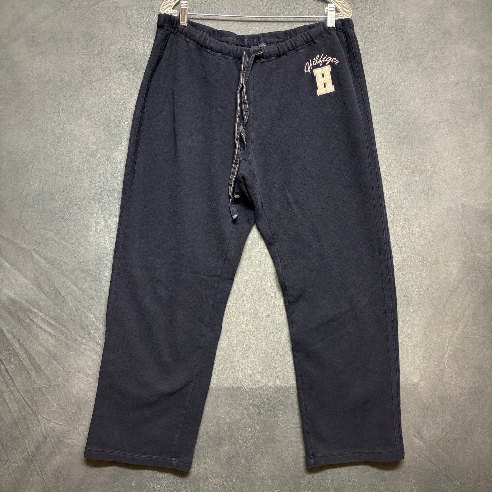Tommy Hilfiger Vintage Tommy Hilfiger Sweatpants Drawstring Pull On Cozy Size 36" / US 14 / IT 50 - 1 Thumbnail