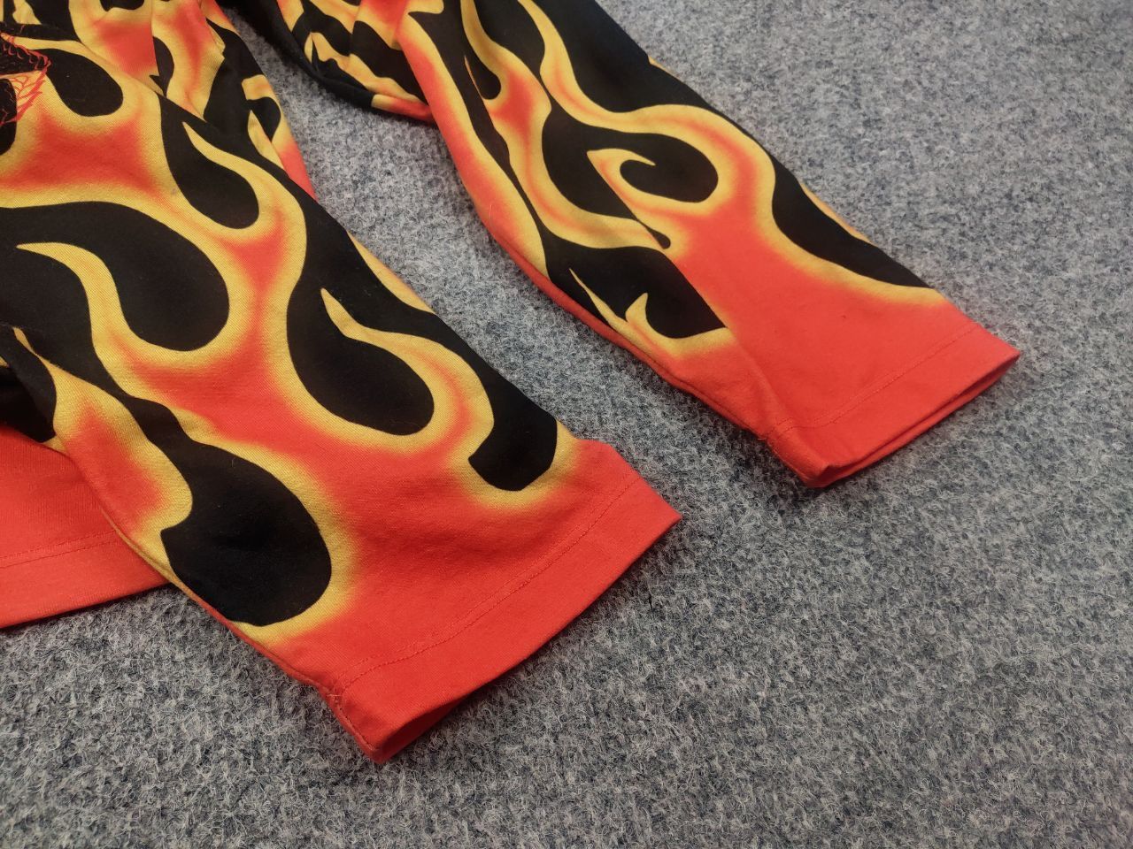 Jaded London Jaded London Fire Logo dragon Long sleeve Oversized Y2K Size S / US 4 / IT 40 - 10 Thumbnail