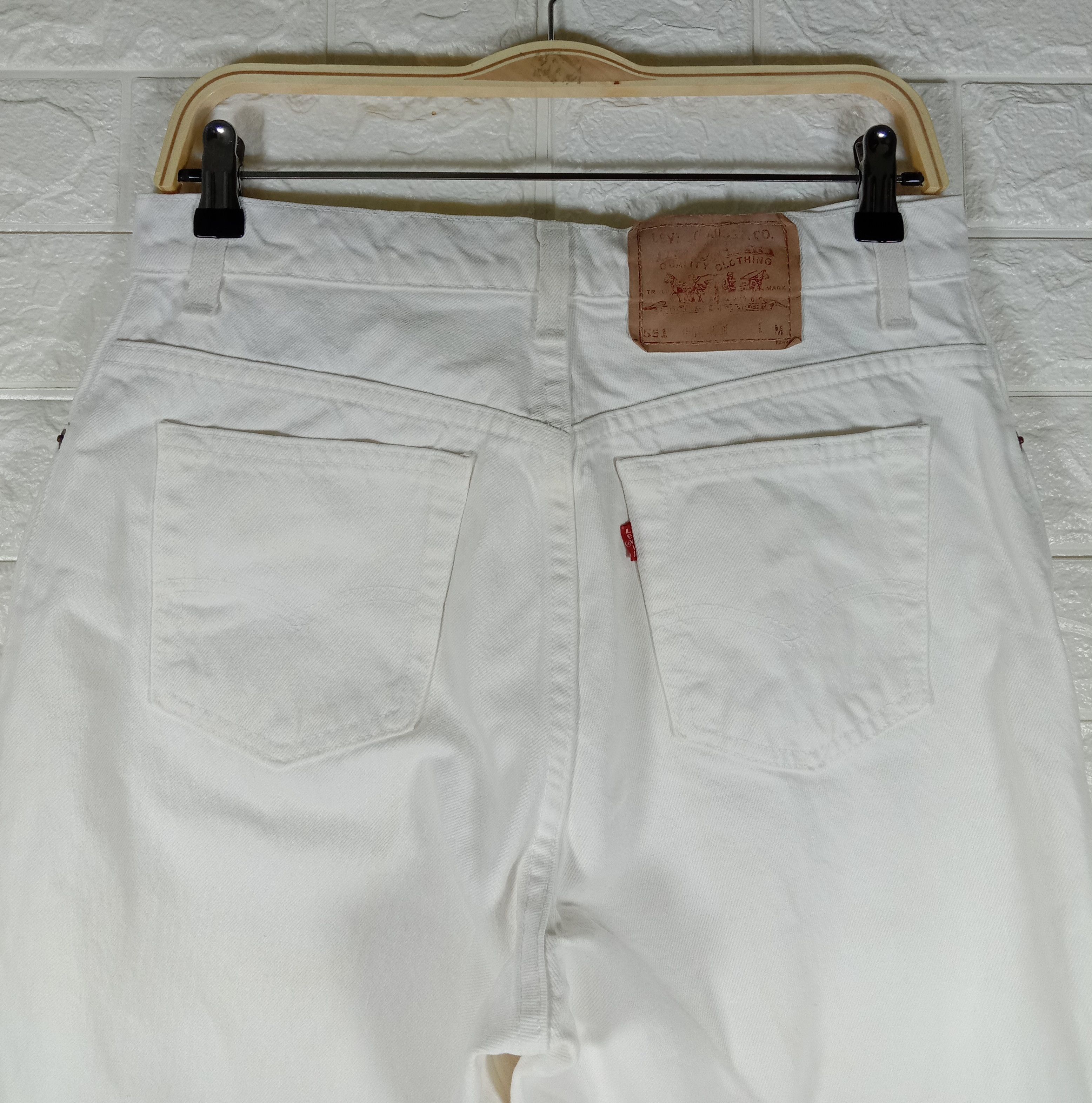 Vintage 90s Levi’s 551 Jeans Relaxed Fit White Denim
