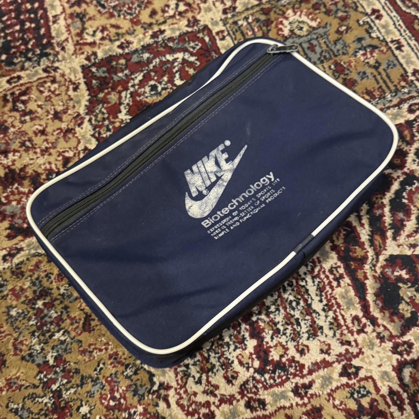 Nike Vintage reworked Nike wash bag made from old Nike gym bag Size ONE SIZE - 2 Thumbnail