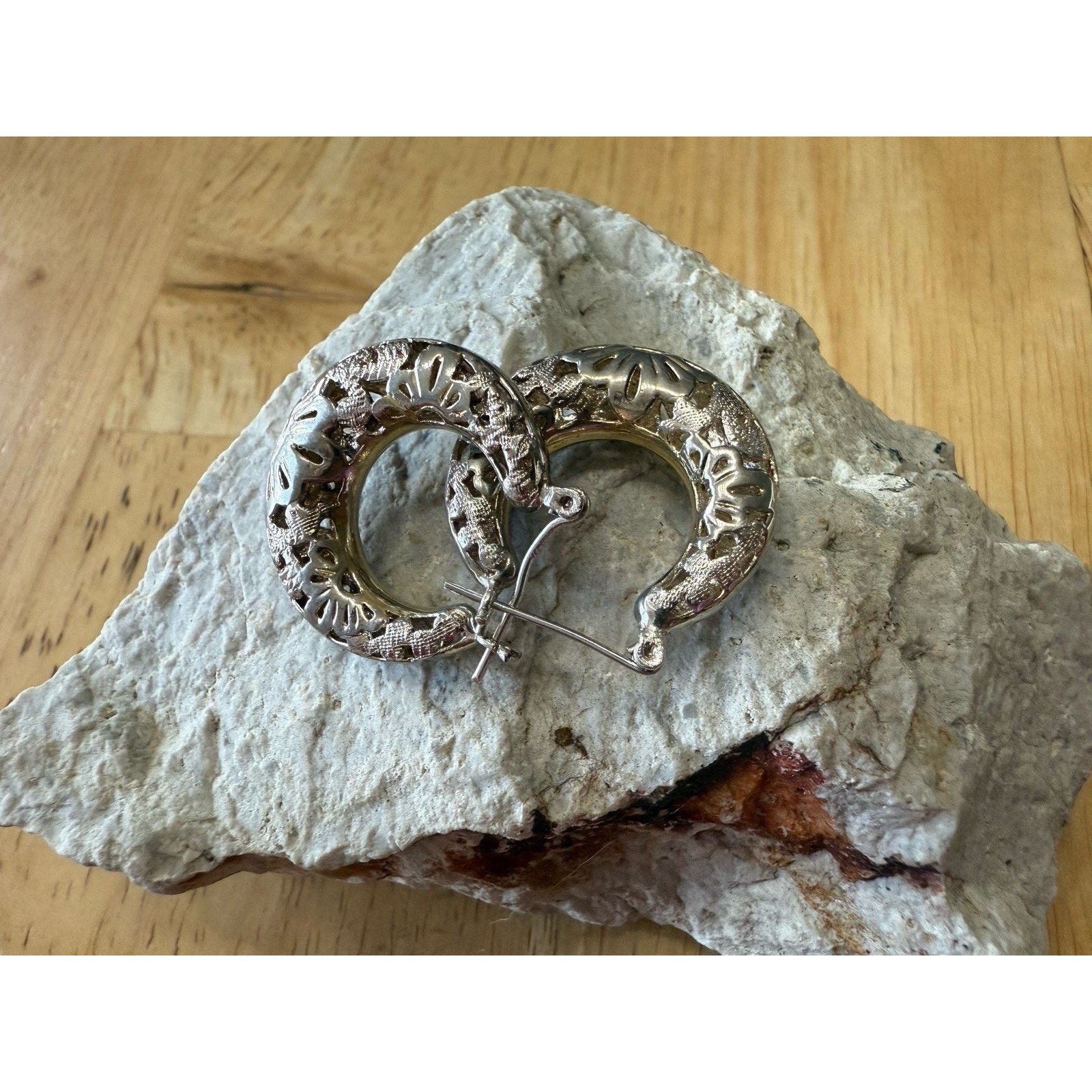 Other Sterling Silver Etched Filigree Pierced Hollow Hoop Earrings Size ONE SIZE - 4 Thumbnail