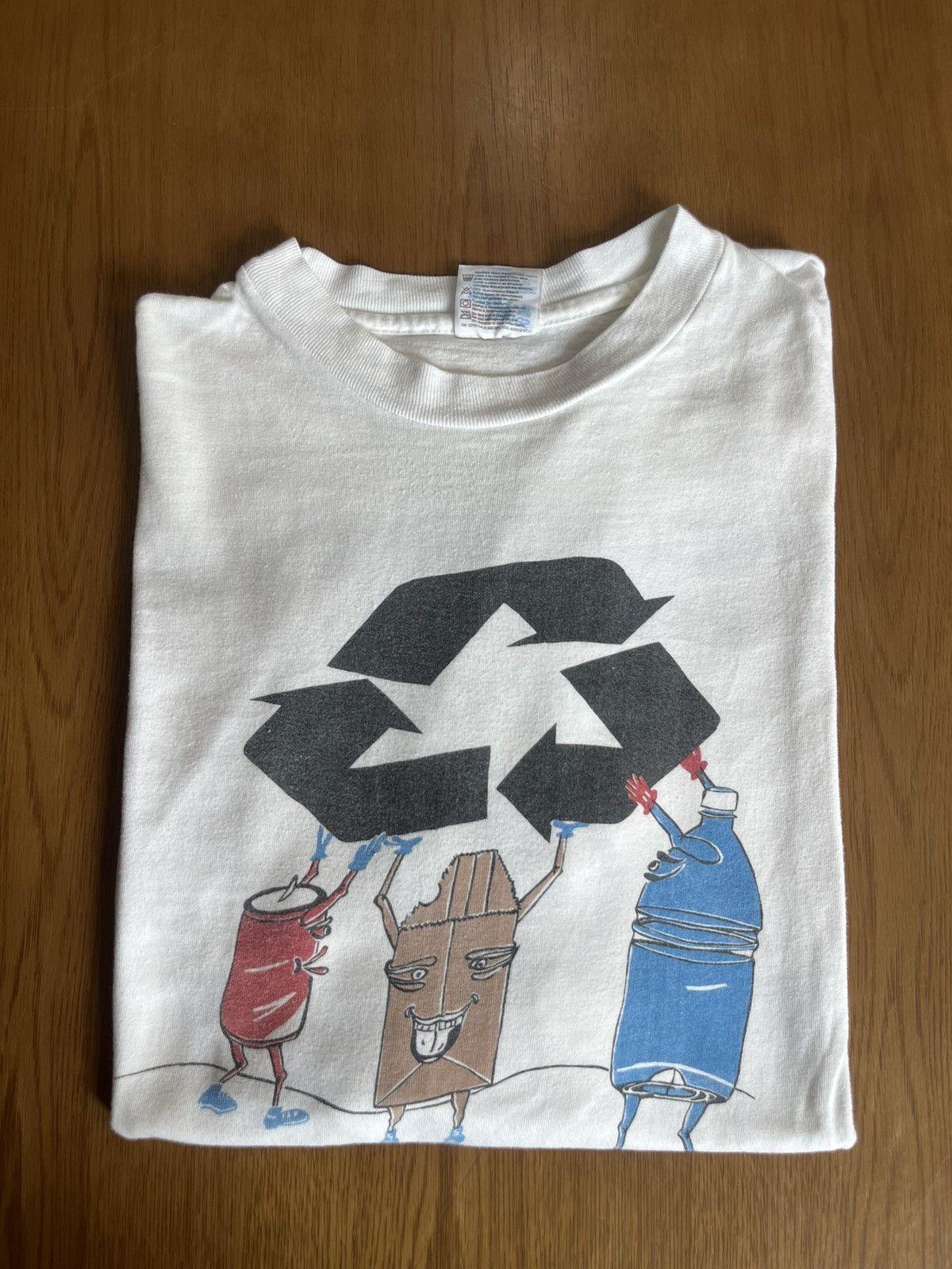 Vintage Vtg VILUNTEERS ARE RECYCLABLE TOO! 90’s Tshirt Size US XL / EU 56 / 4 - 1 Thumbnail