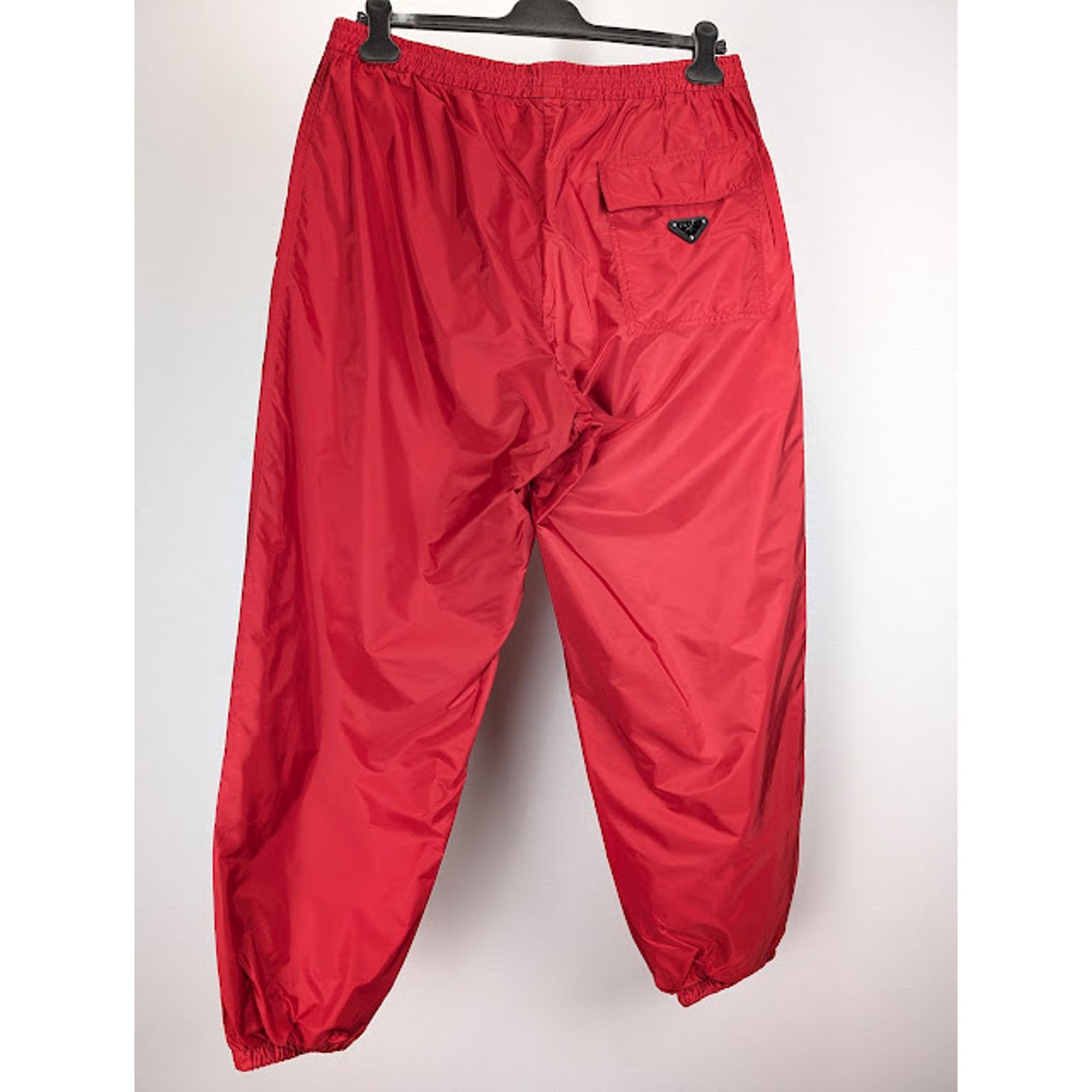 Prada o1rshd1 RE-Nylon Piuma Trousers in Red Size US 32 / EU 48 - 2 Thumbnail