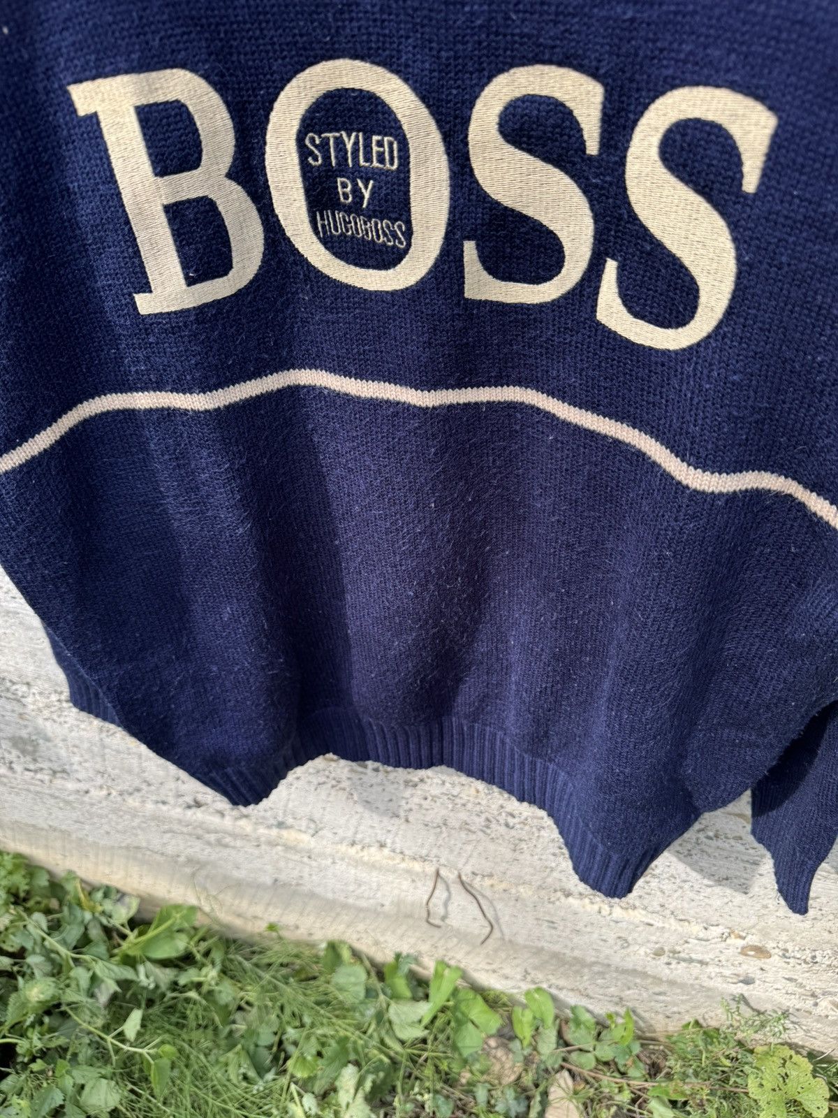 Hugo Boss Vintage Hugo Boss Embroidered Logo Crewneck Men's Sweater Size US M / EU 48-50 / 2 - 9 Thumbnail
