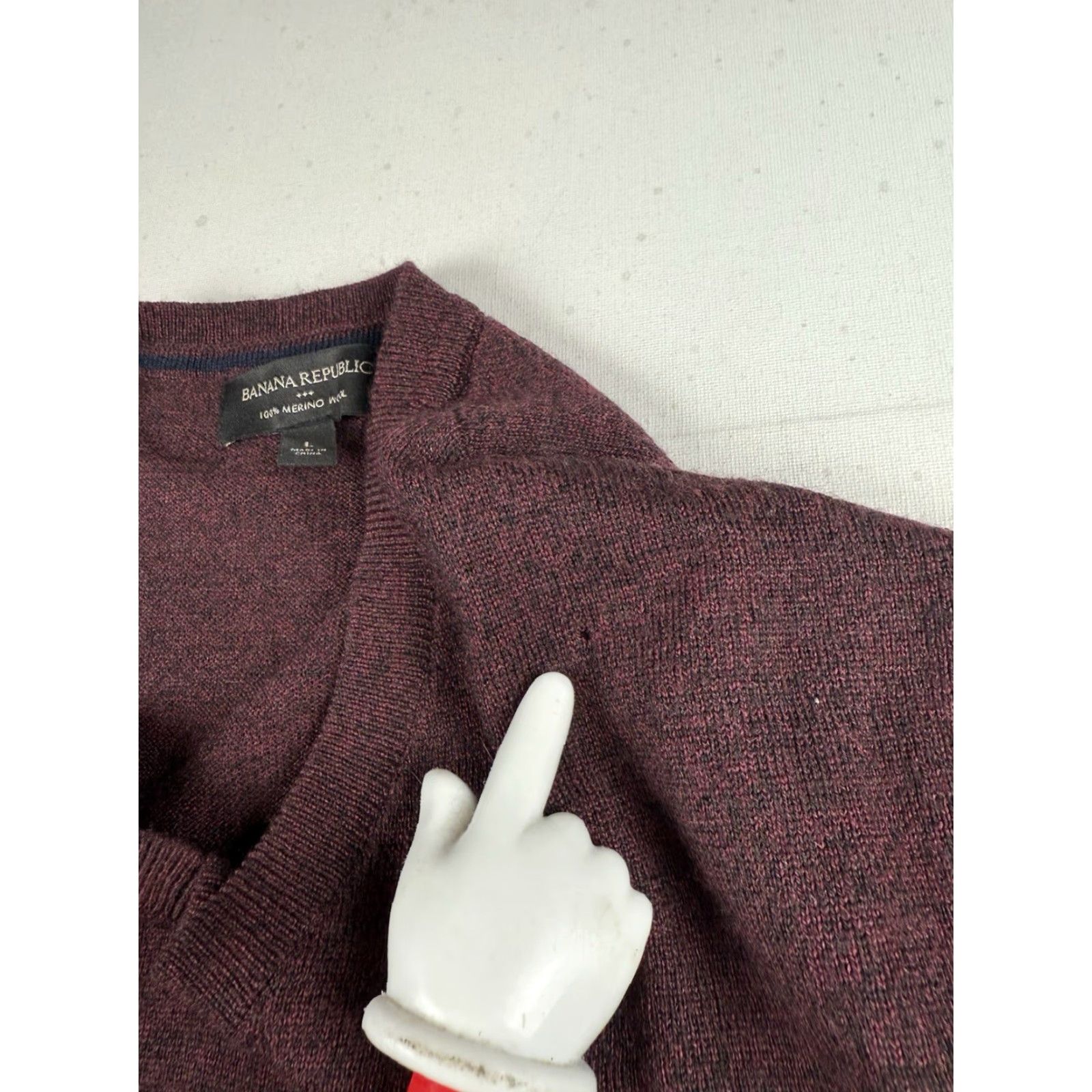 Banana Republic Banana Republic Sweater V-Neck Pullover Wool Burgundy L Mens/Adult Large Merino Wool 100% Merino Wool Size US L / EU 52-54 / 3 - 4 Thumbnail