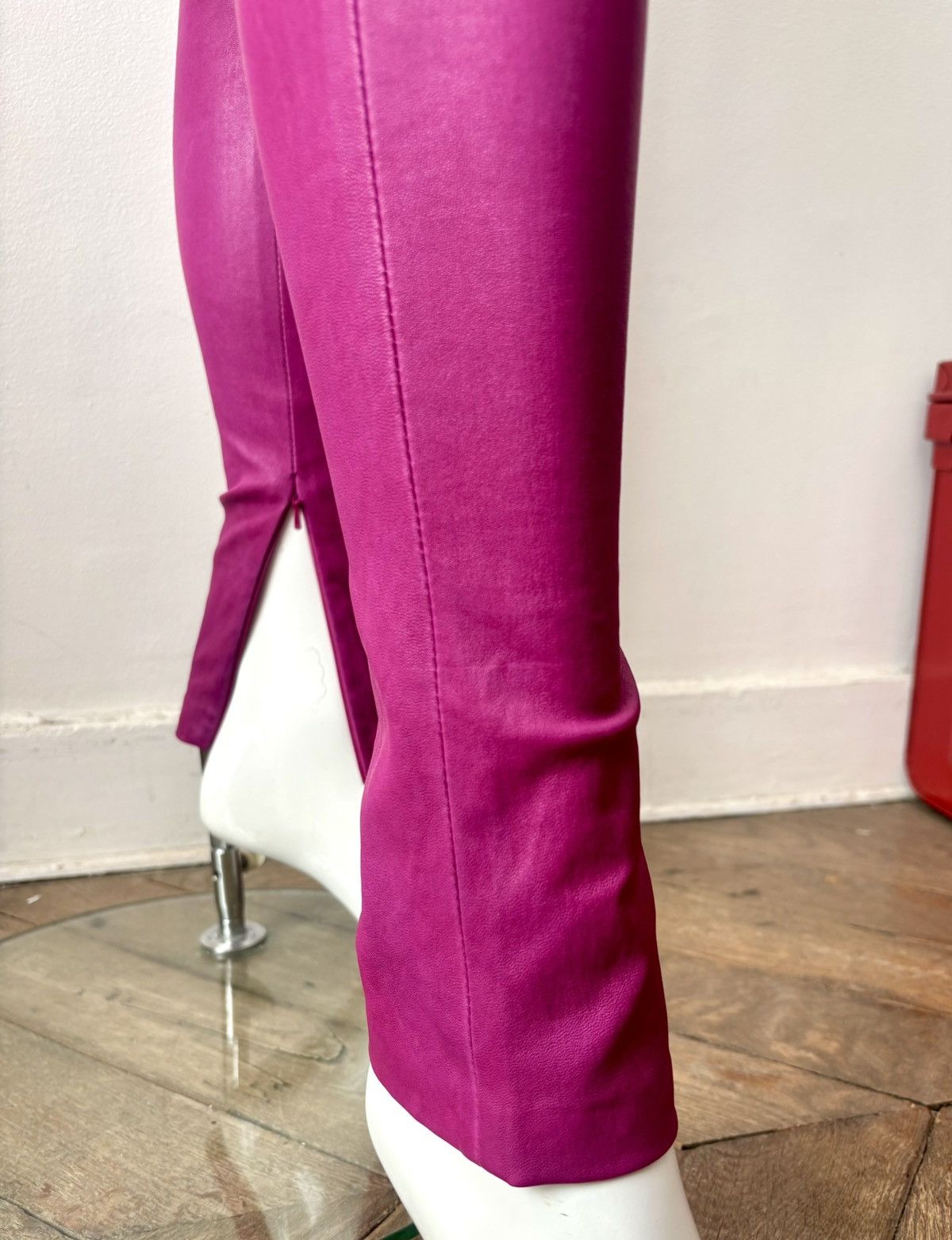 Balenciaga Balenciaga leather pink trousers XS Size 25" / US 0 / IT 36 - 7 Thumbnail