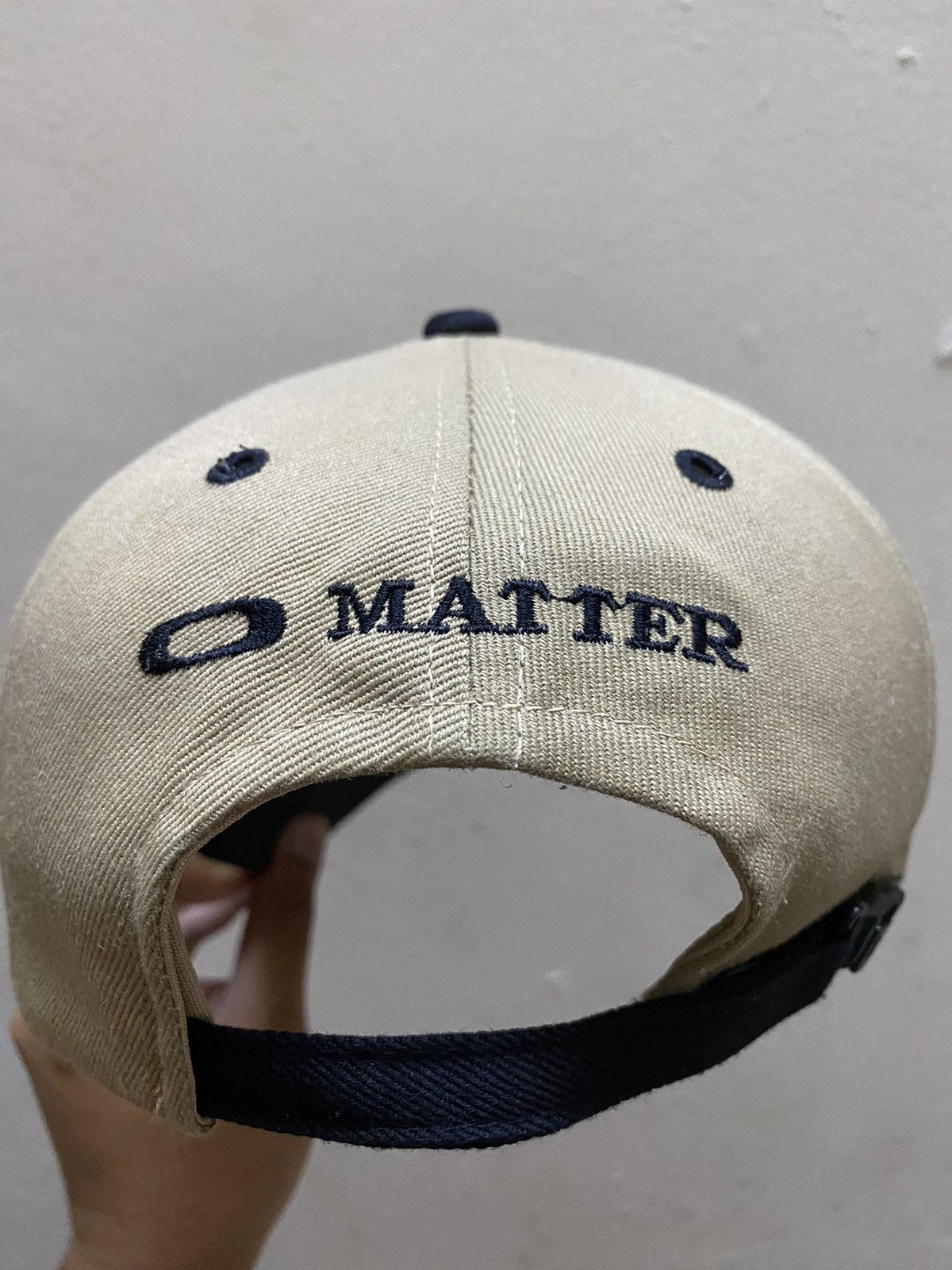 Oakley × Vintage Vintage Unworn Oakley Two Tone 90' Logo Hat Size ONE SIZE - 2 Thumbnail