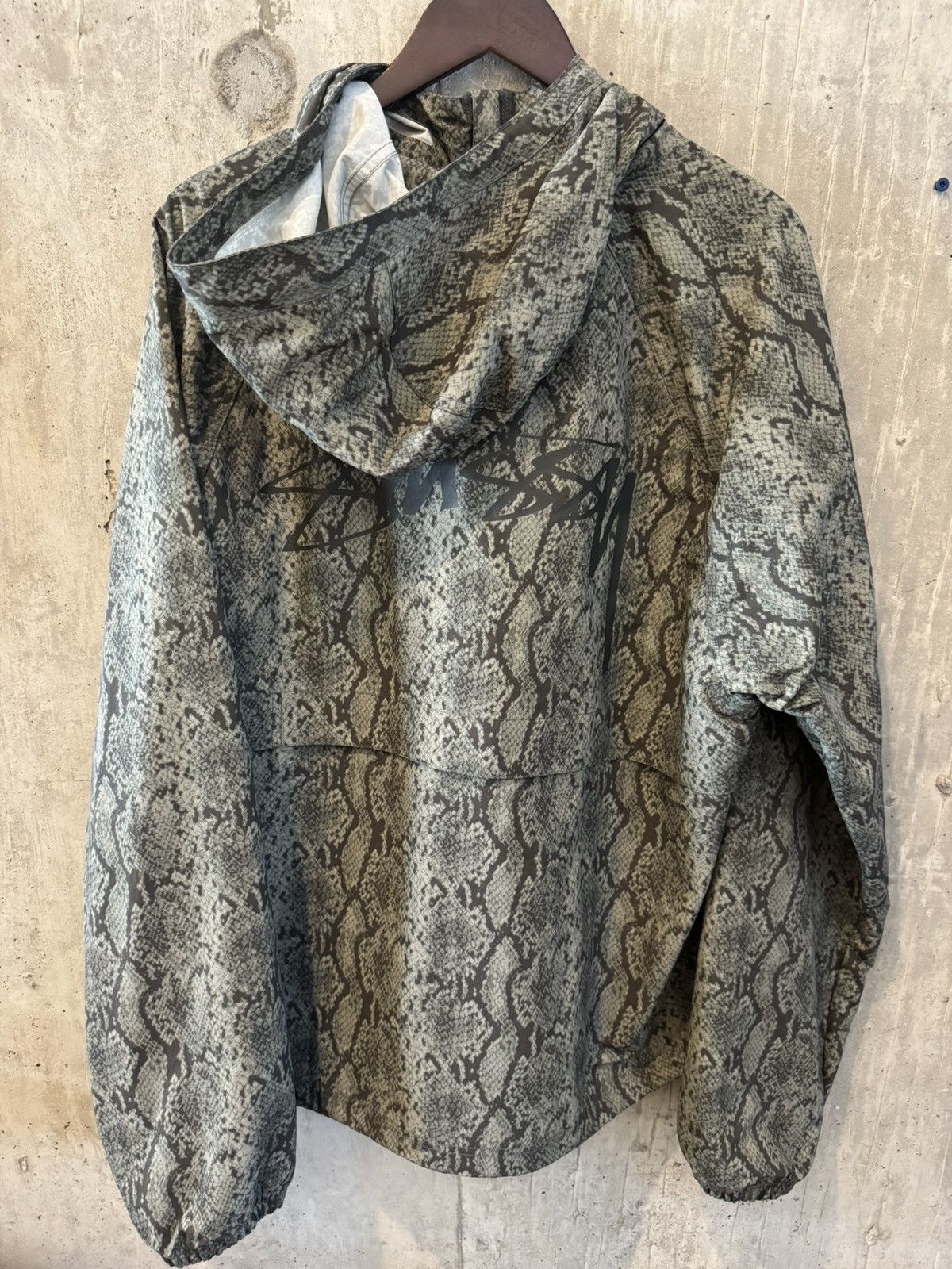 Stussy Stussy Beach Snake Print Nylon Shell Jacket Size US L / EU 52-54 / 3 - 3 Thumbnail
