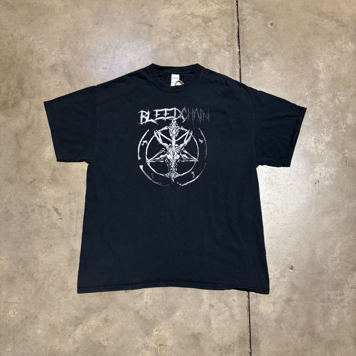 Band Tees Vintage Bleedchain Heavy Metal Band T shirt Devil Pentagram Size US XL / EU 56 / 4 - 1 Thumbnail
