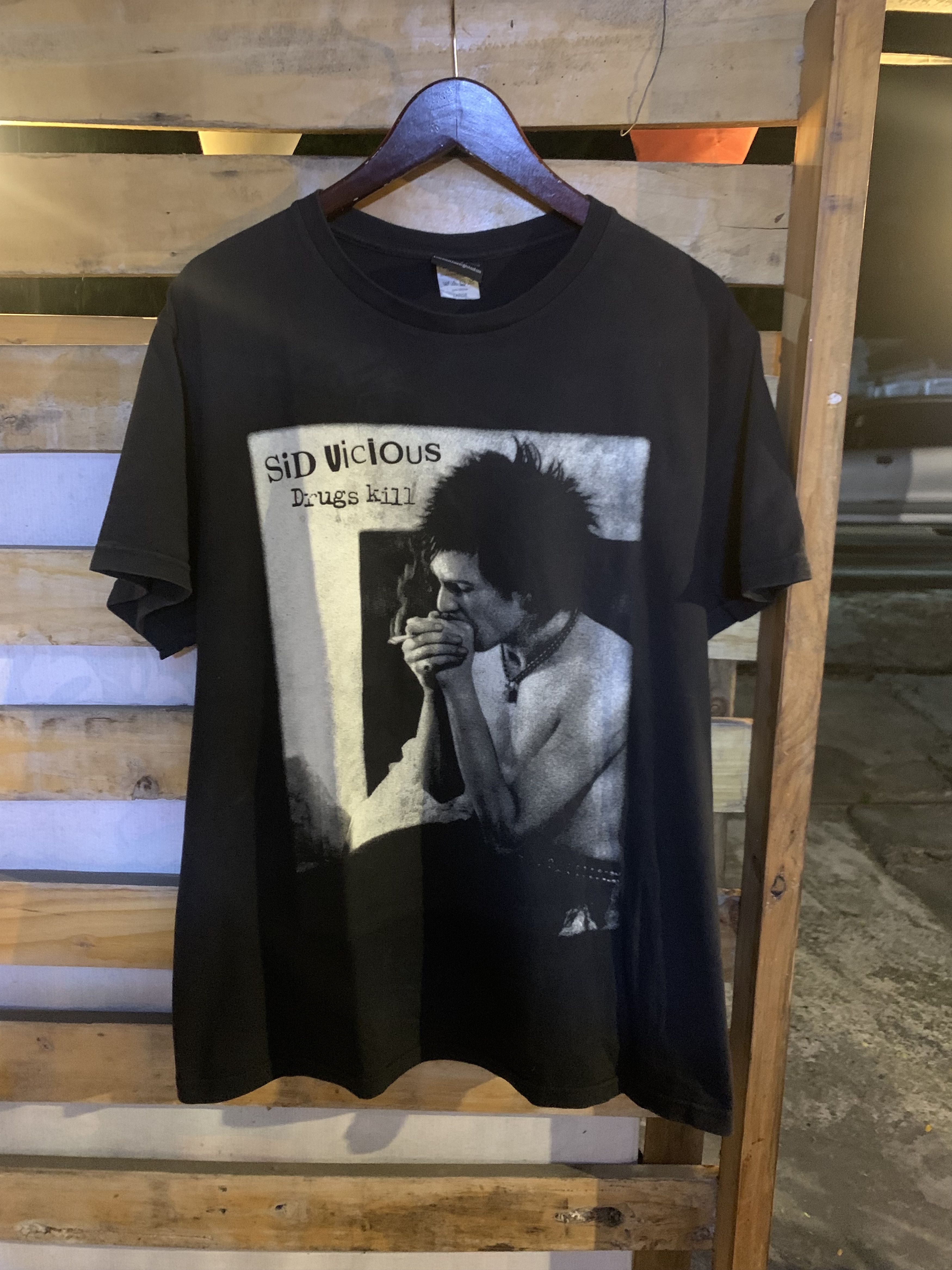 Band Tees 🔥RARE🔥 VINTAGE Sid Vicious Drugs Kill T-SHIRT Size US L / EU 52-54 / 3 - 1 Thumbnail
