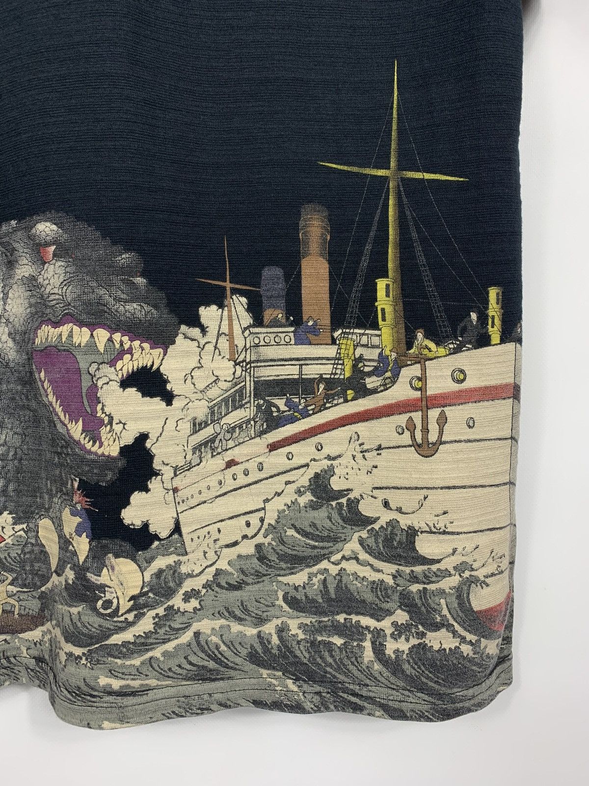 Other Toho Co Studios Godzilla T-Shirt Japanese Art Ship Graphic Size US L / EU 52-54 / 3 - 5 Thumbnail