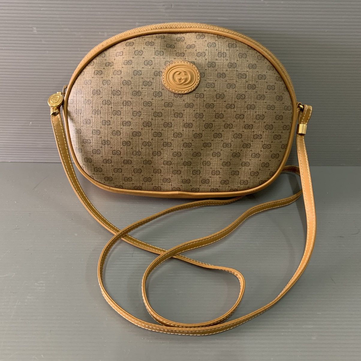 Gucci Gucci Monogram Vintage Sling Bag Size ONE SIZE - 1 Thumbnail