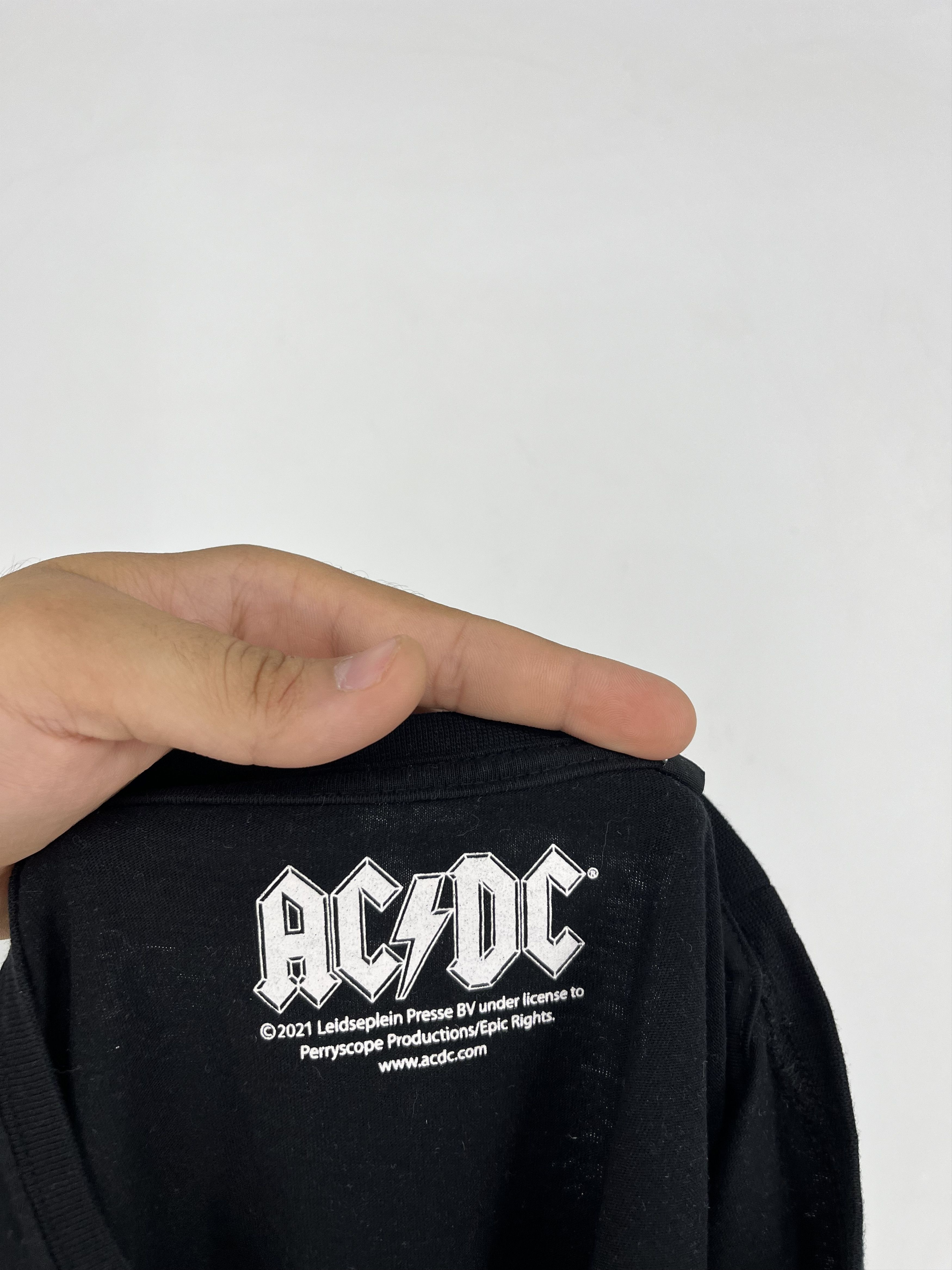Band Tees × Vintage Vintage Y2K AC/DC ACDC Black In Evrope Tour Big Logo Size US M / EU 48-50 / 2 - 12 Thumbnail