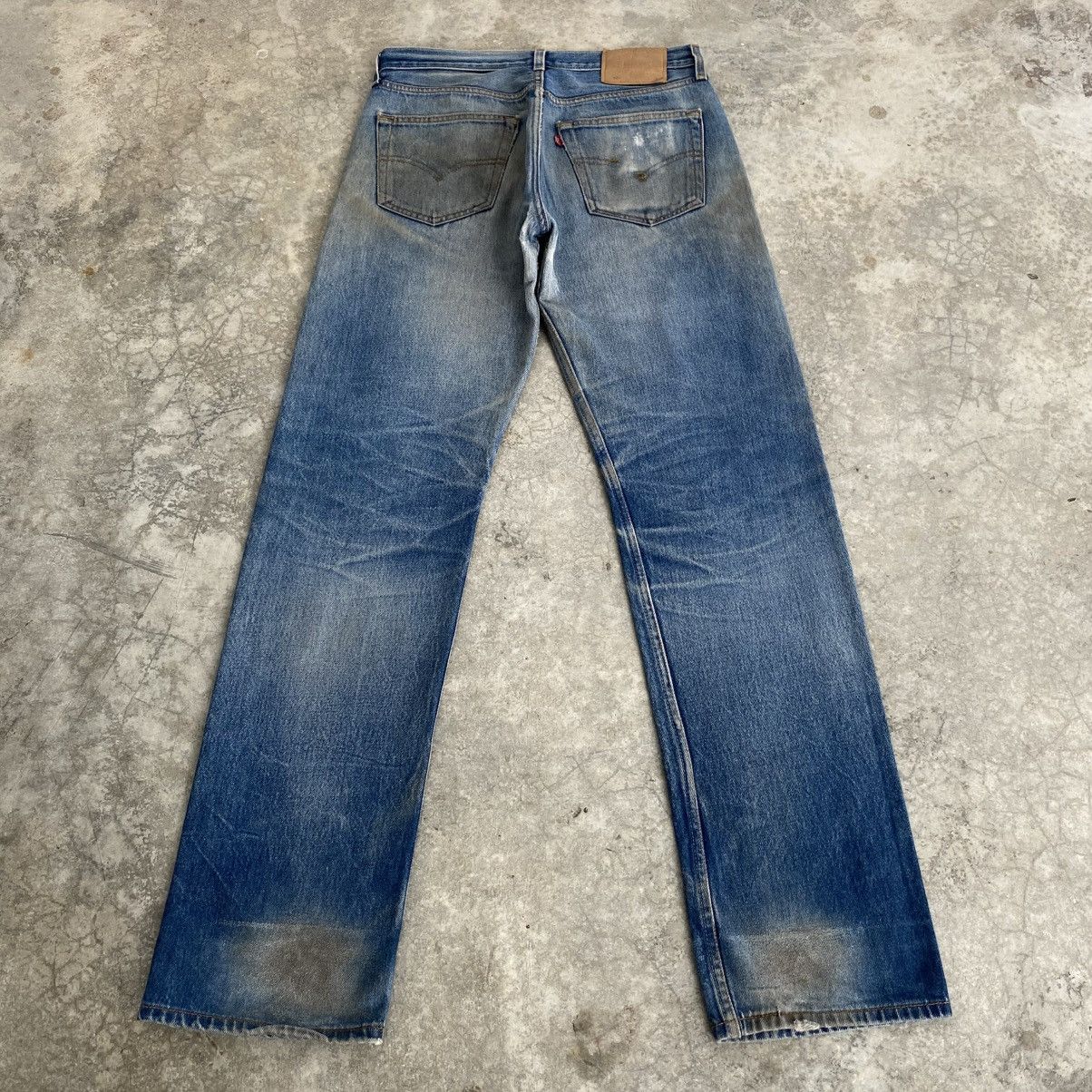 Levi's Vintage 90’s Levis 501 Faded Blue Distressed Denim Jeans Size US 31 - 9 Thumbnail