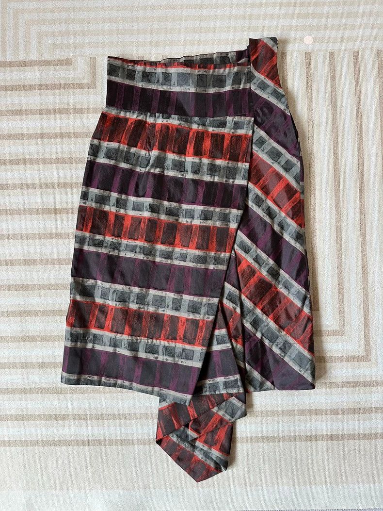 Vivienne Westwood Vivienne Westwood A half-length dress with irregular satin Size 26" / US 2 / IT 38 - 4 Thumbnail