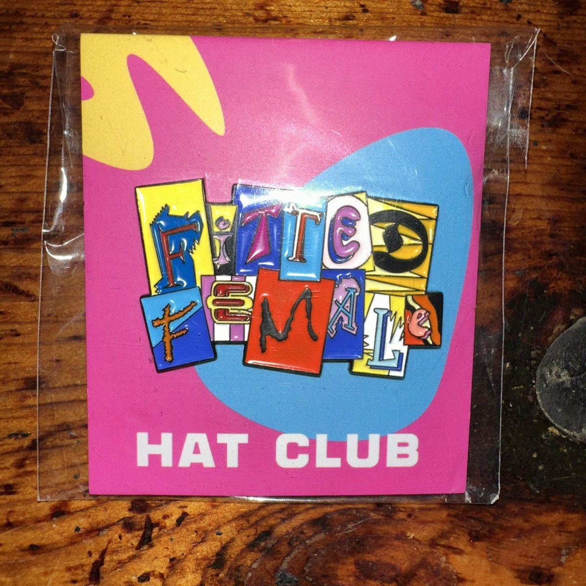 Other Fitted female hat club pin Size ONE SIZE - 1 Thumbnail