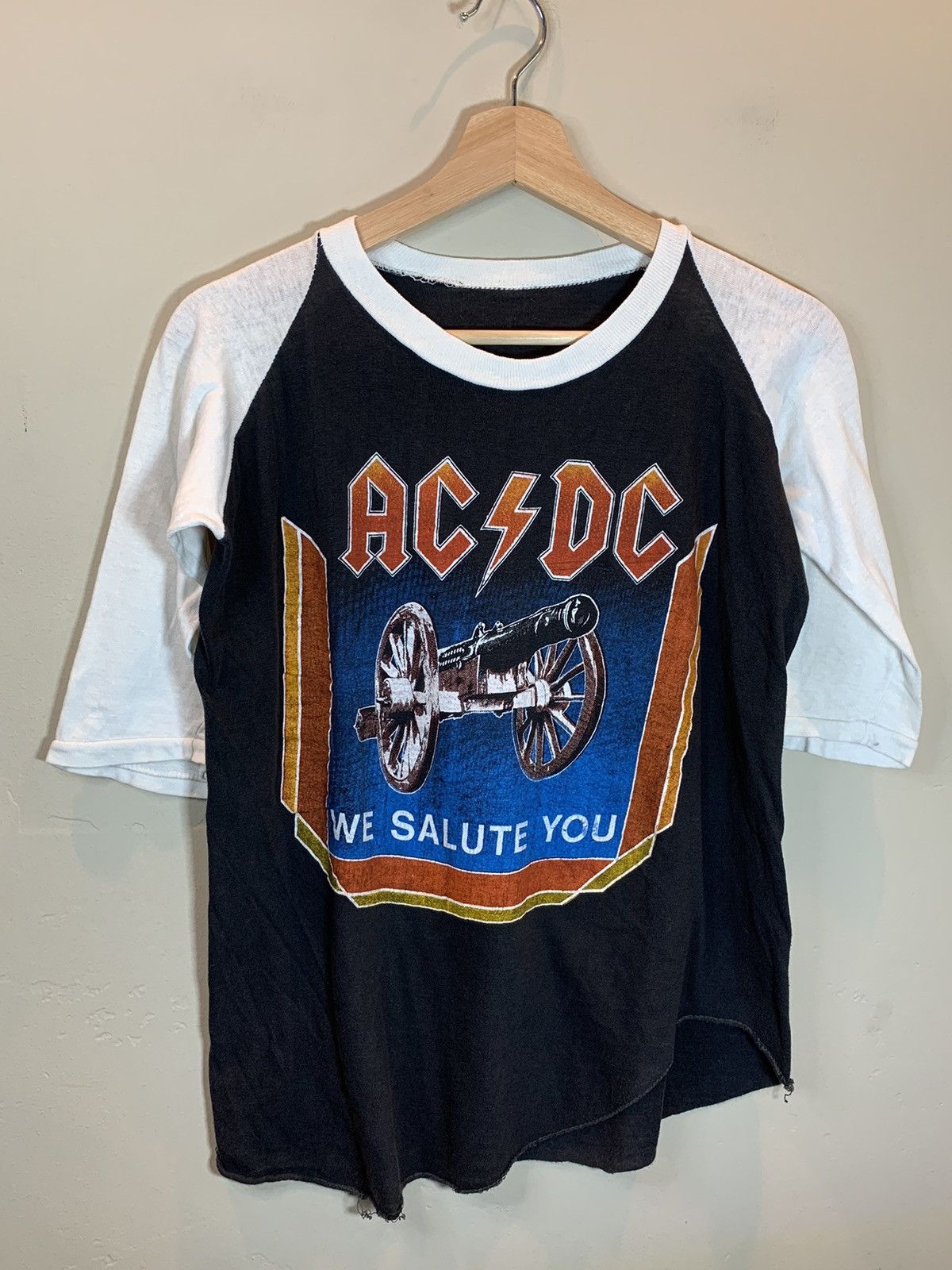 *RARE* Vintage 1981 AC/DC Back In Black We Salute You Shirt