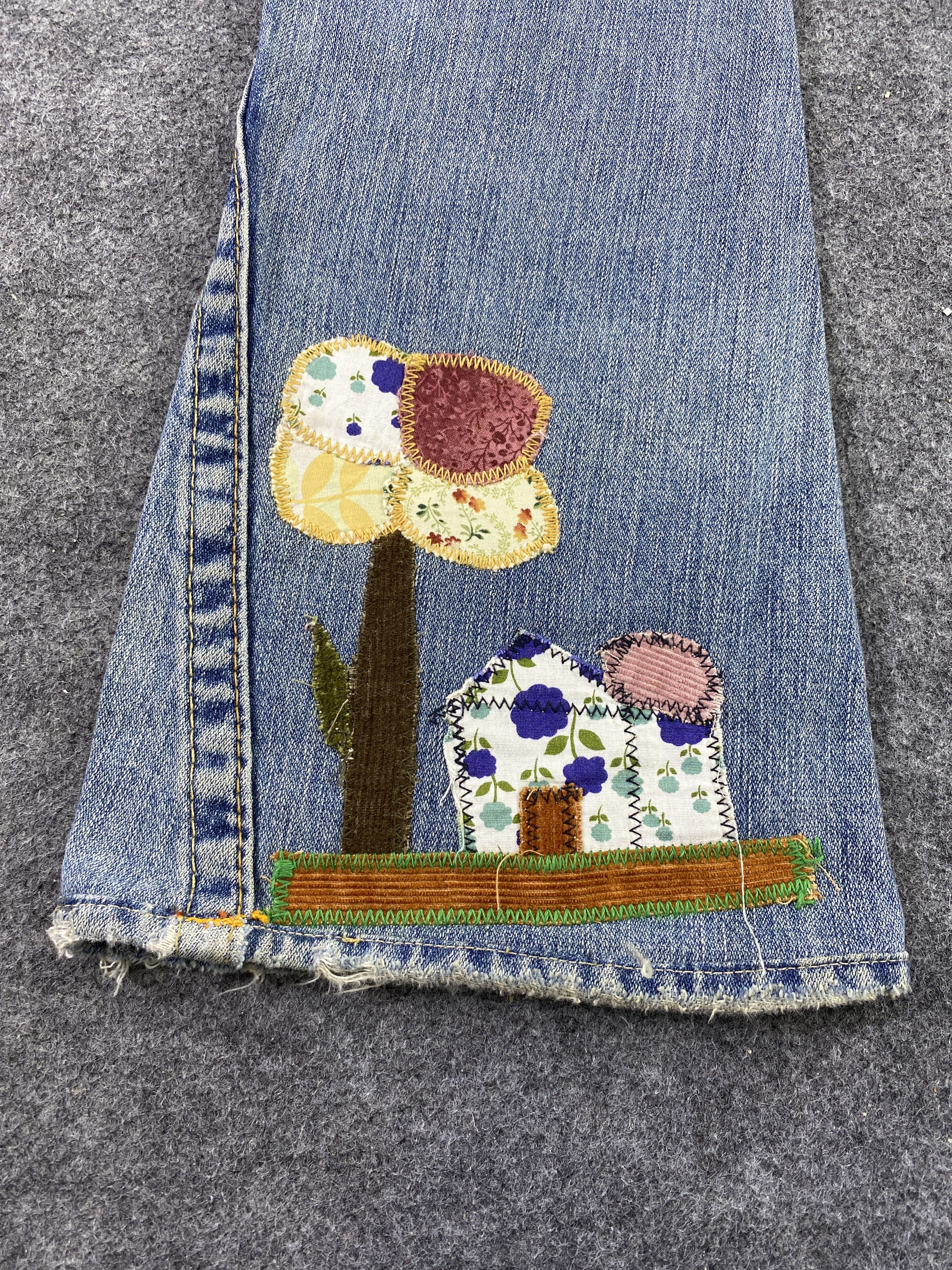 True Religion True Relegion Distressed patchwork flare jeans - J1113 Size 28" / US 6 / IT 42 - 14 Thumbnail