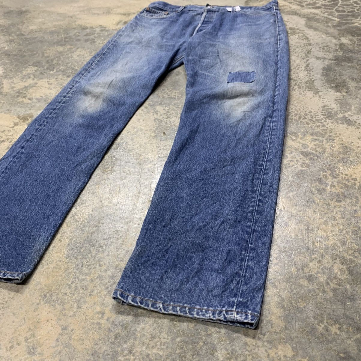 Levi's × Levi's Vintage Clothing × Vintage Vtg Levis 501xx Distressed Jean button 324 Size US 36 / EU 52 - 3 Thumbnail