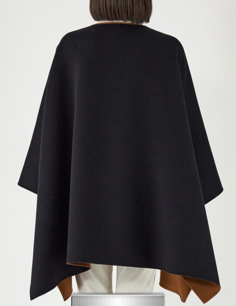Loro Piana o1srvl11e1124 Size: OS / Double Cashmere Cape in Black Size ONE SIZE - 3 Thumbnail