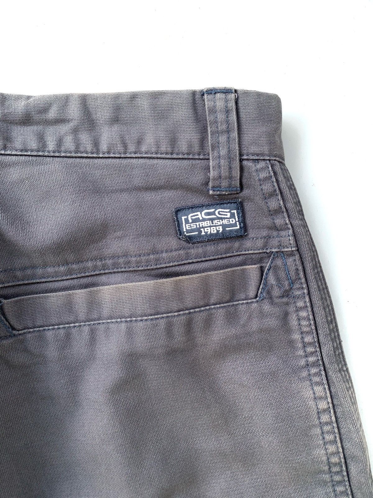Nike ACG × Vintage 2000s Nike ACG Carpenter Shorts Size US 28 / EU 44 - 9 Thumbnail
