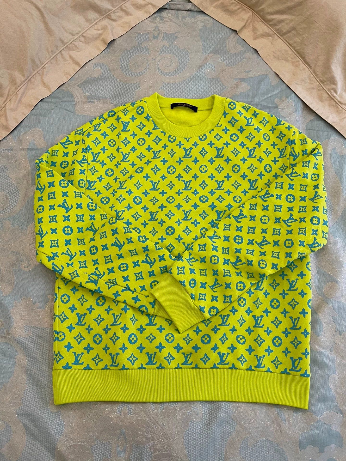 Louis Vuitton LV new full logo hoodie M neon yellow blue logo Size M / US 6-8 / IT 42-44 - 2 Thumbnail