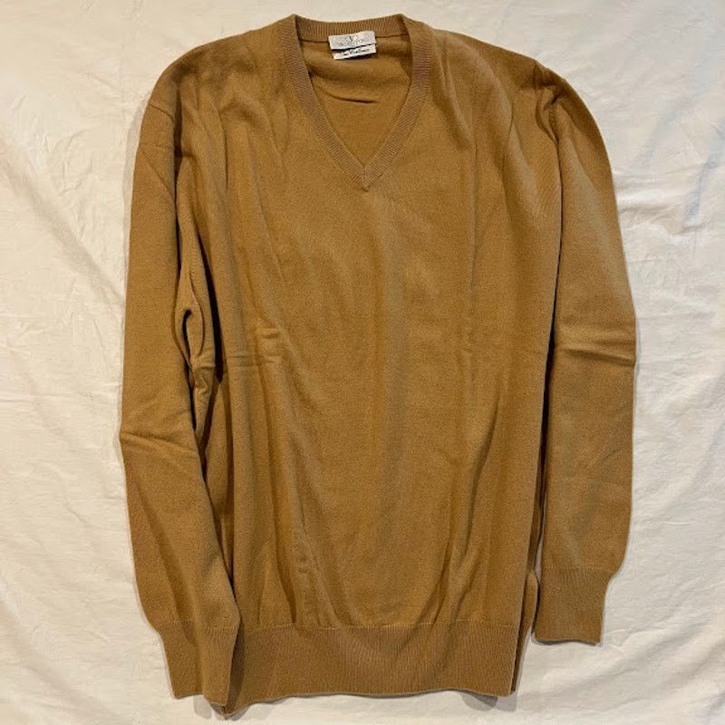 Valentino NWOT Valentino Studio VNeck Cashmere Sweater Jumper Sz XXL Size US XXL / EU 58 / 5 - 1 Thumbnail