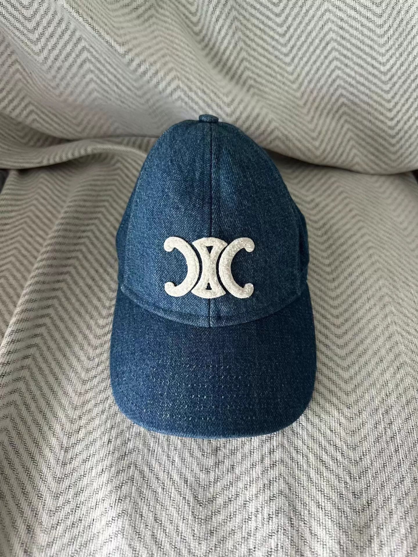 Celine CELINE Denim Triomphe Baseball Cap M New Worn Once Size ONE SIZE - 1 Thumbnail