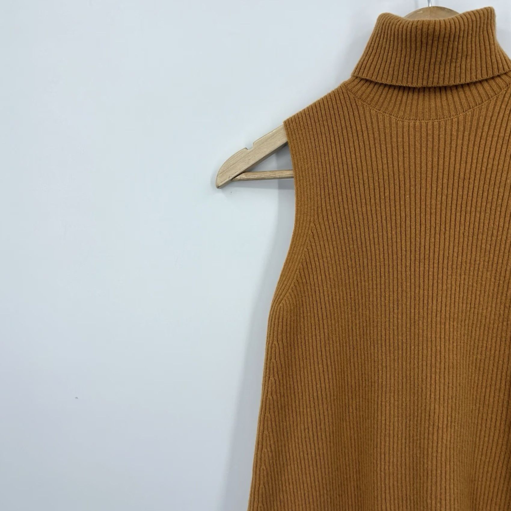 Cult Gaia Cult Gaia Sweater XS Cashmere Wool Capsule Luxury Soft Parisian Turtleneck Womens XS Orange Pullover Knit Long Sleeve Casual Business Travel Classic Size XS / US 0-2 / IT 36-38 - 2 Thumbnail