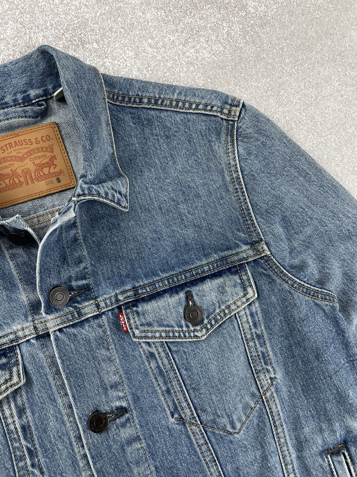 Levi's × Levi's Vintage Clothing Levi’s Denim Trucker Jacket Men’s Size US S / EU 44-46 / 1 - 5 Thumbnail
