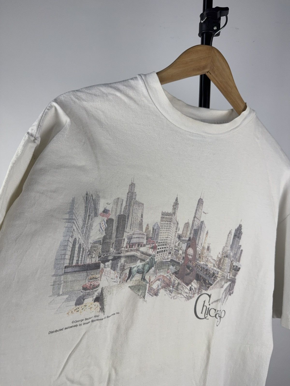 Vintage Vintage 1992 Chicago Skyline T-Shirt by George Becker Size US XL / EU 56 / 4 - 2 Thumbnail