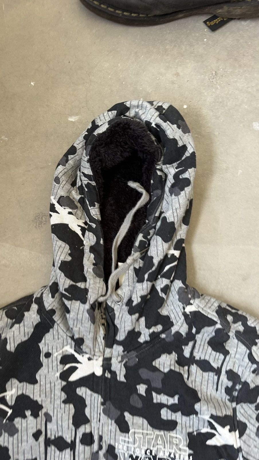 Uniqlo UNIQLO X STAR WARS FLEECE ARMY HOODIE Size US M / EU 48-50 / 2 - 6 Thumbnail
